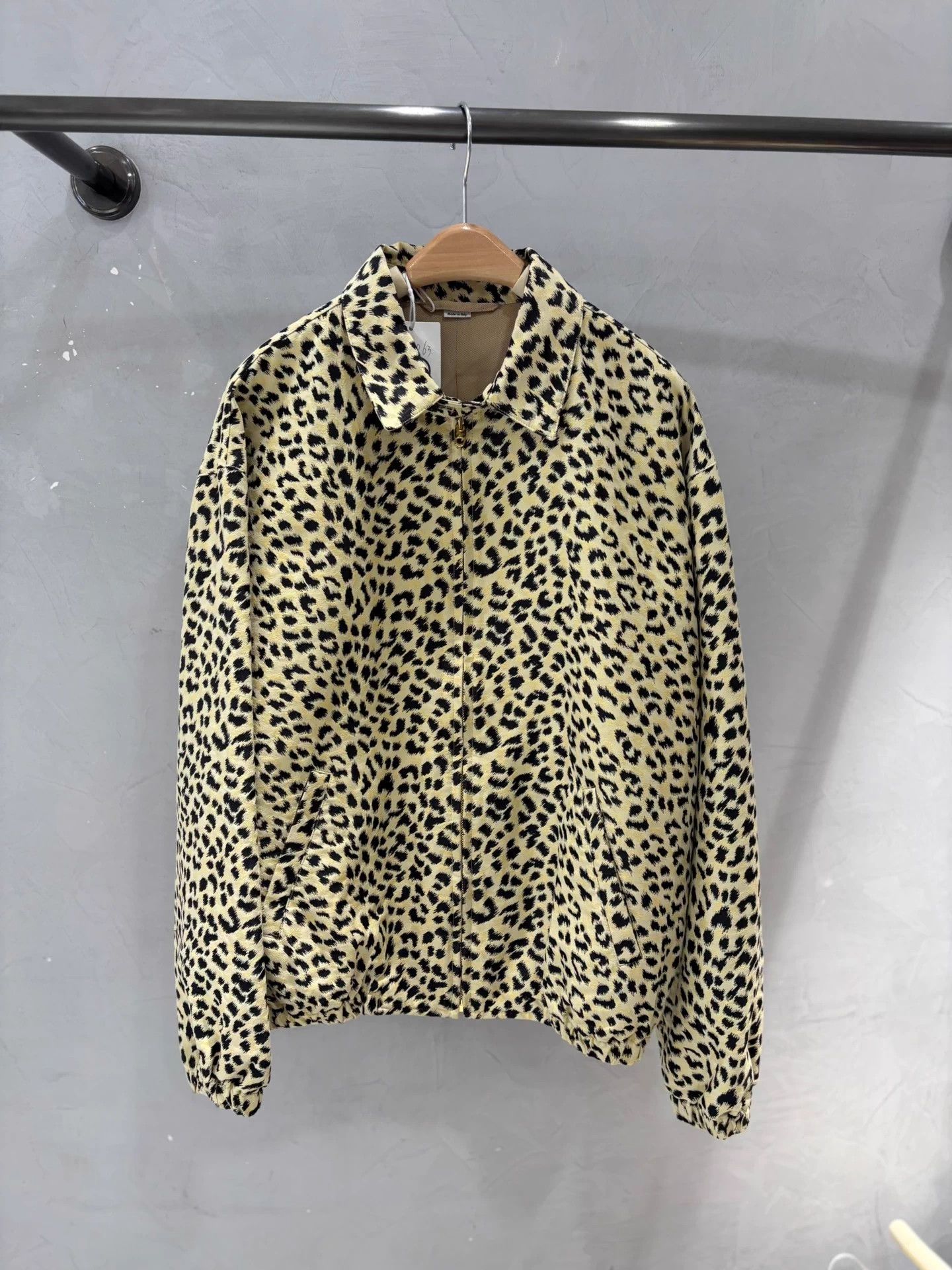 Gucci Gucci 3D Leopard Print Shirt Collar Men‘s Jacket 44 IT Size US S / EU 44-46 / 1 - 1 Thumbnail