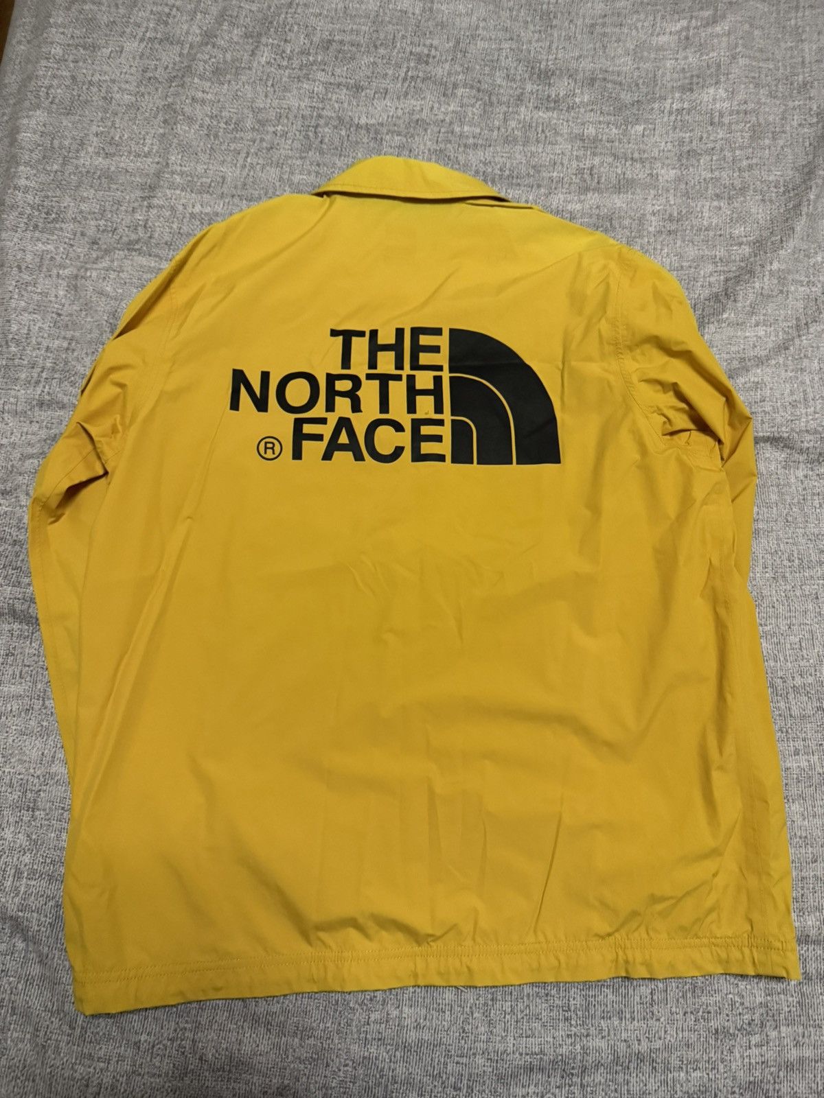 Supreme × The North Face Supreme the north face tnf yellow coach jacket Size US L / EU 52-54 / 3 - 2 Thumbnail