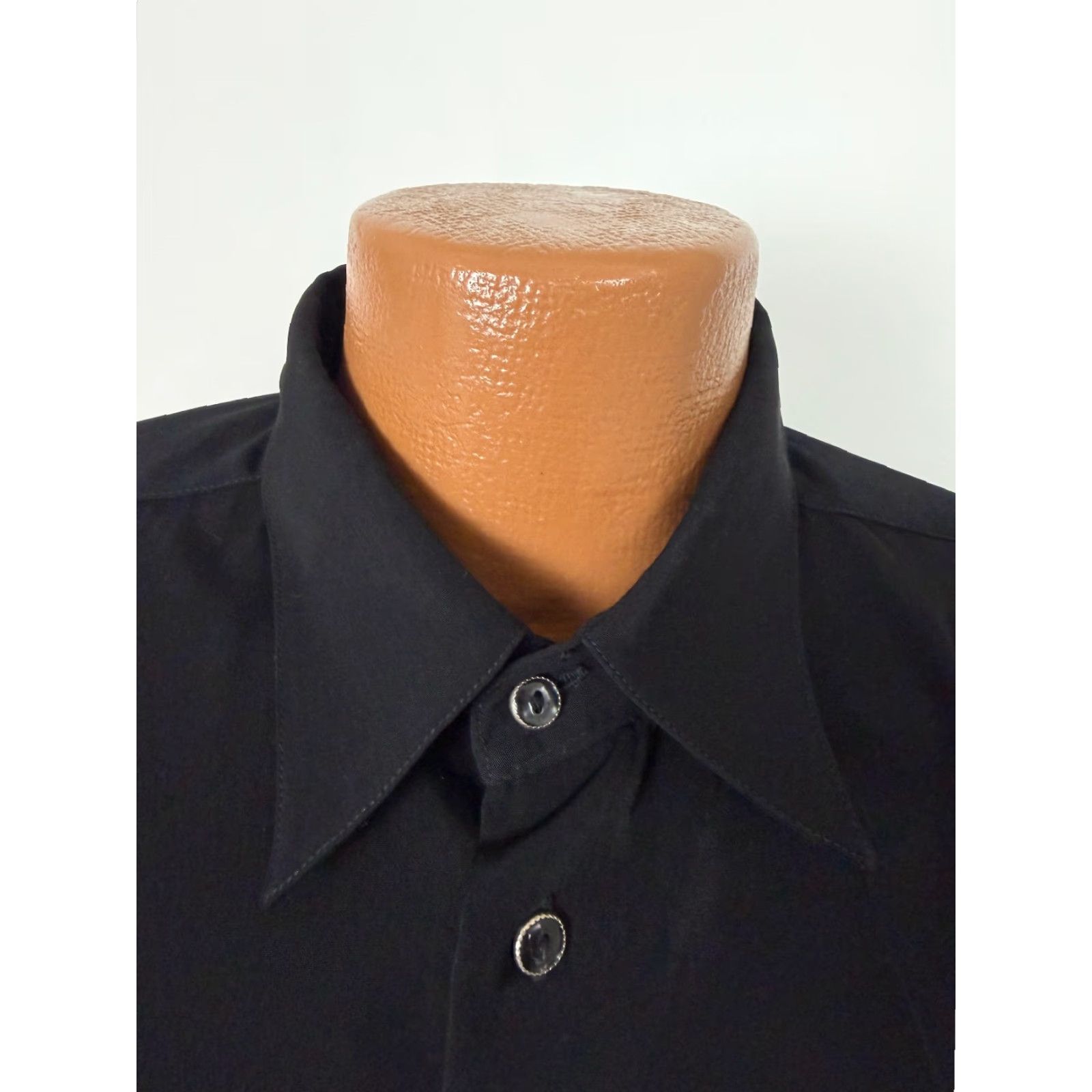 Vintage VINTAGE Pronti Shirt Men L Embroidered 90s Floral Silky Polyester Button-Up Collar-Point Black X-Features: Lightweight, Microfiber, Durable? Size US L / EU 52-54 / 3 - 3 Thumbnail