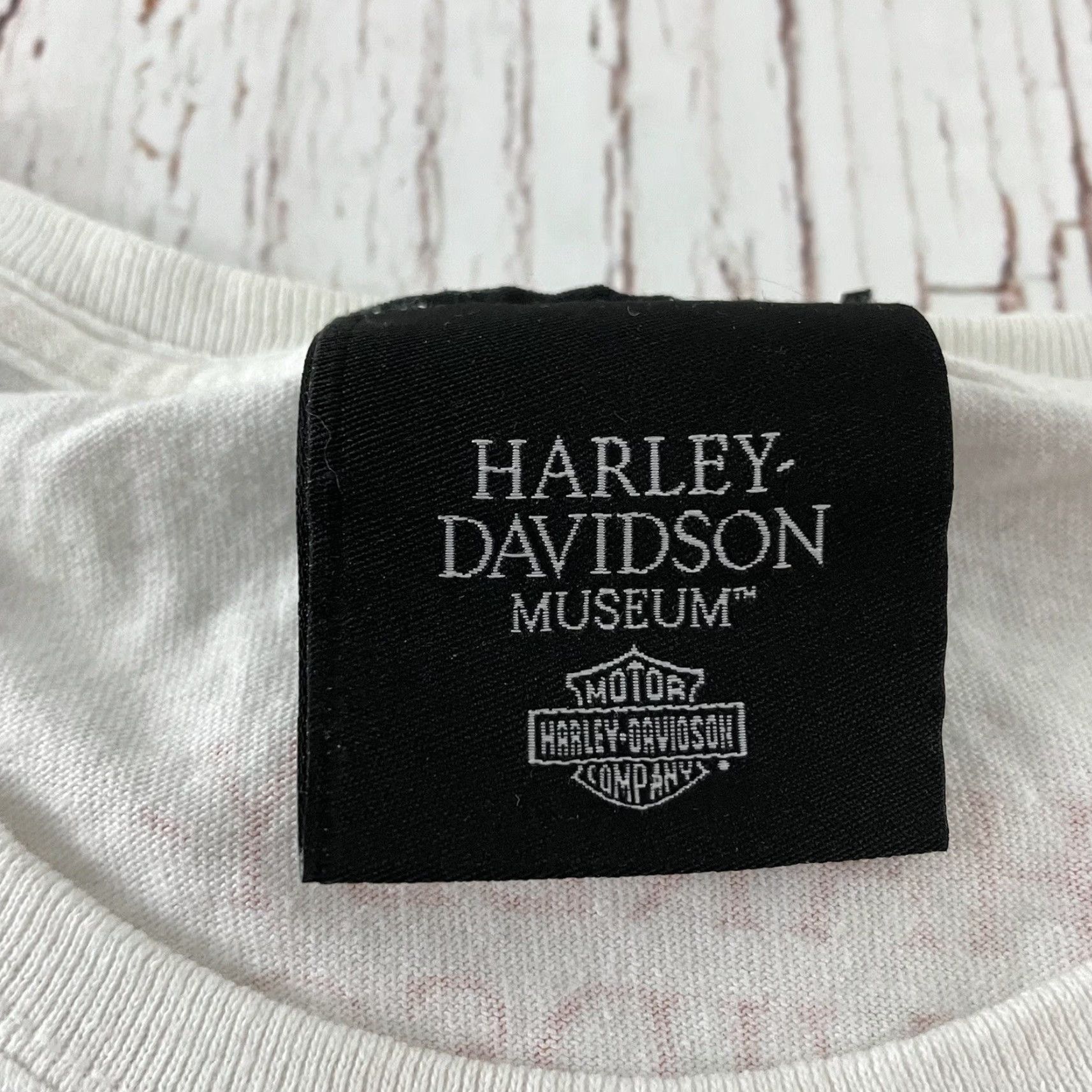 Harley Davidson Harley-Davidson Museum Jeweled Short Sleeve T Shirt White Womens L Milwaukee WI Size L / US 10 / IT 46 - 3 Thumbnail