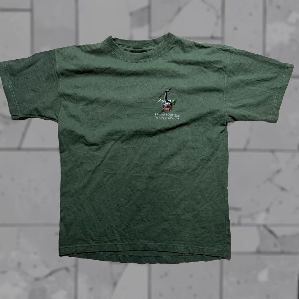 Vintage Grouse Mountain Peak Of Vancouver Embroidered T-Shirt Made Canada M in Green, Men's
