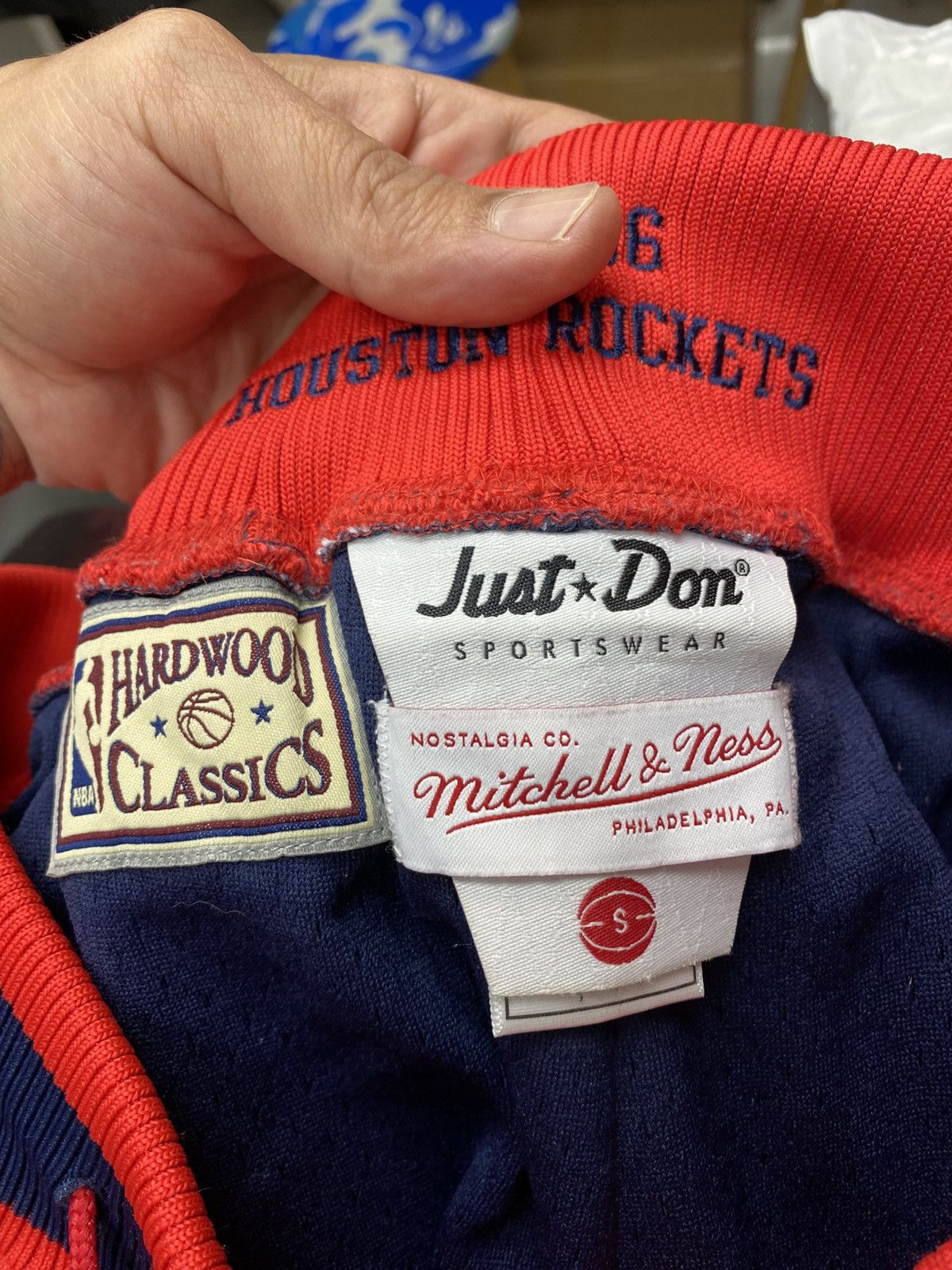 Just Don Just Don Houston rockets shorts navy red small authentic Size US 30 / EU 46 - 9 Thumbnail