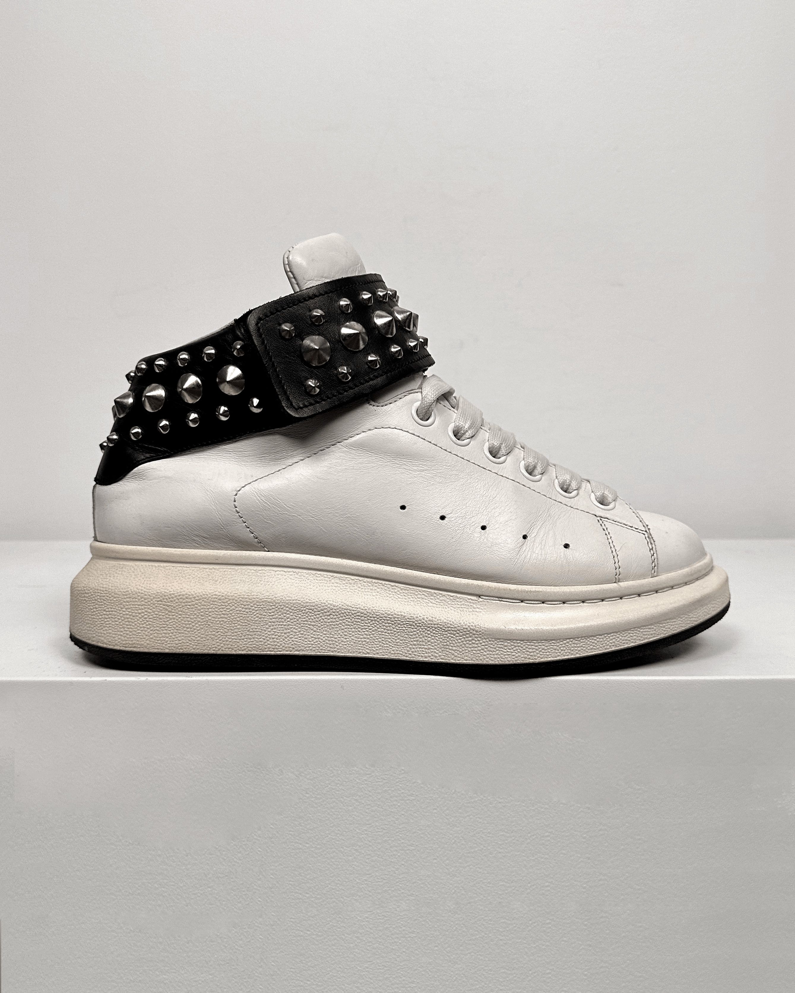 Alexander McQueen Alexander McQueen Studded Leather Hi Top Oversized Sneakers Size US 8.5 / EU 41-42 - 3 Thumbnail