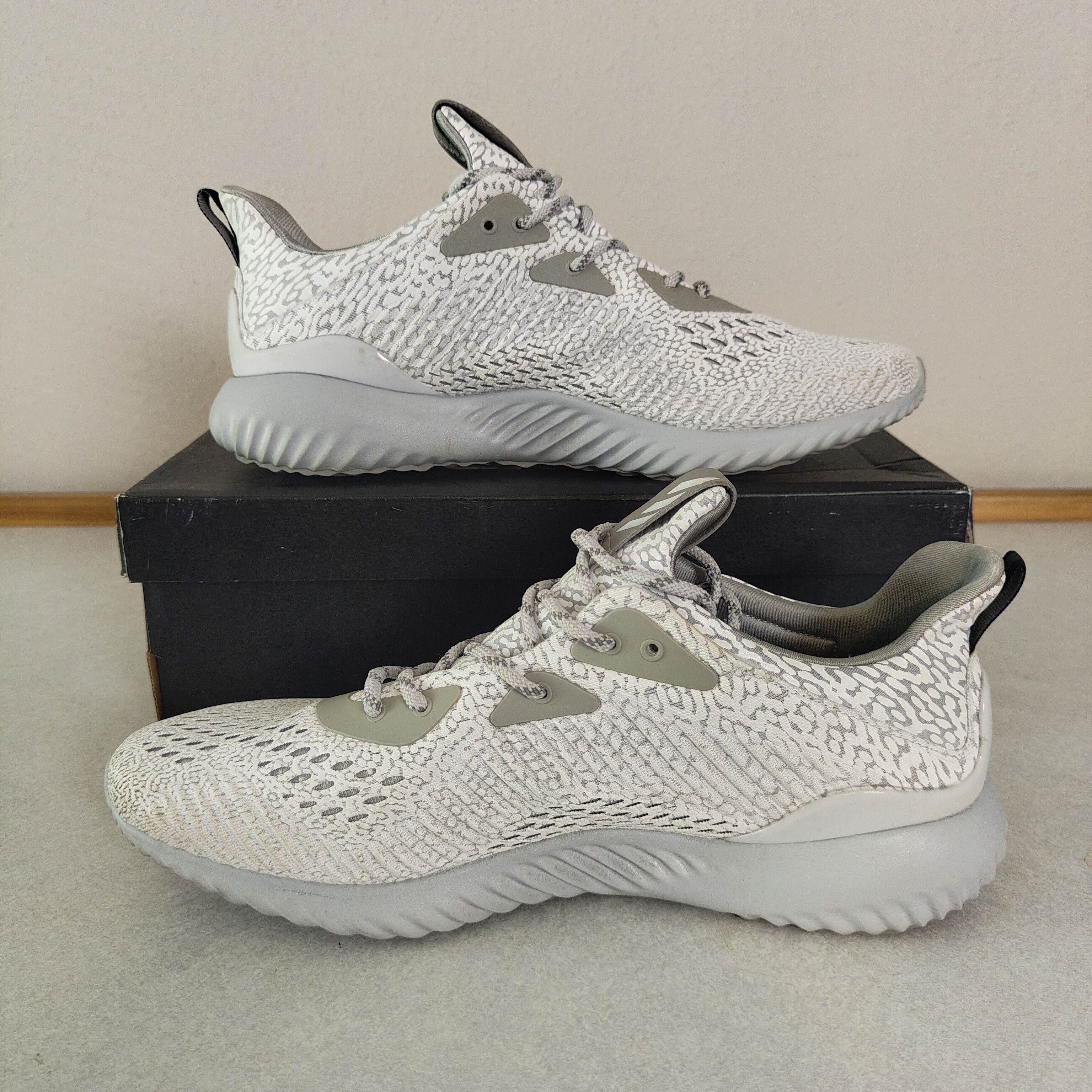 Adidas Adidas Alphabounce BW0427 White & Gray Shoes Men's Size US 11.5 / EU 44-45 - 3 Thumbnail