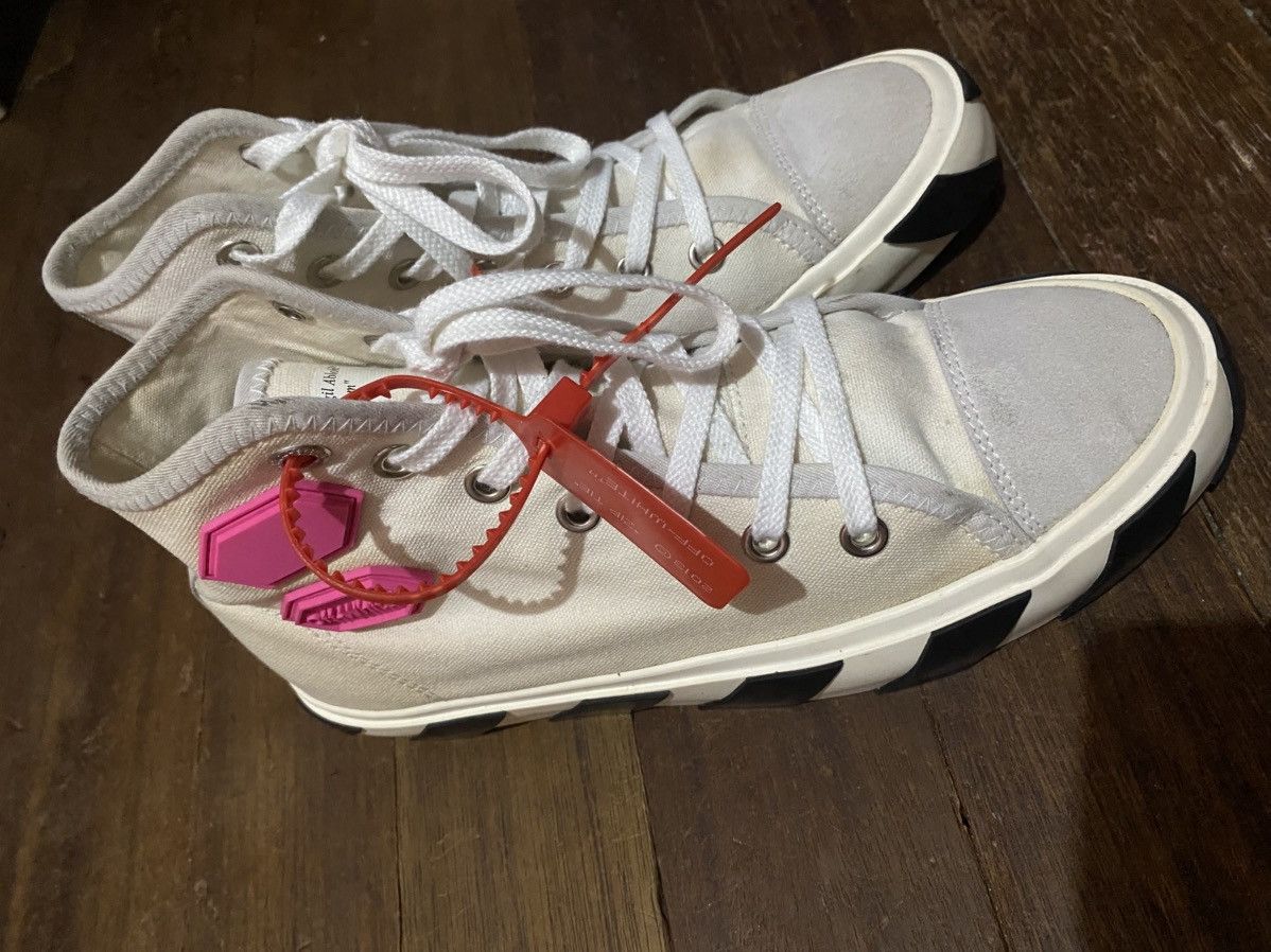 Off-White Off-White Vulcanized hi-top sneaker Size US 8 / EU 41 - 1 Thumbnail