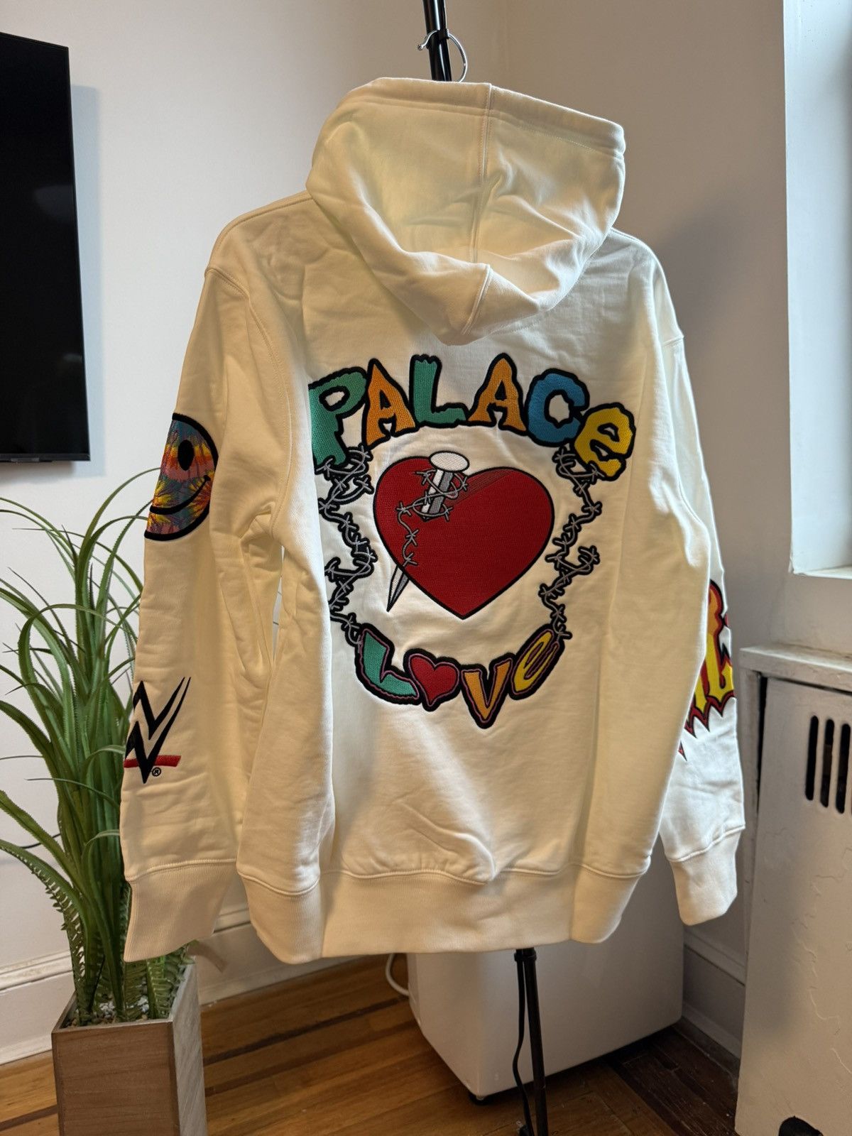 Palace Palace x WWE Love Hoodie White Size M Size US M / EU 48-50 / 2 - 2 Thumbnail