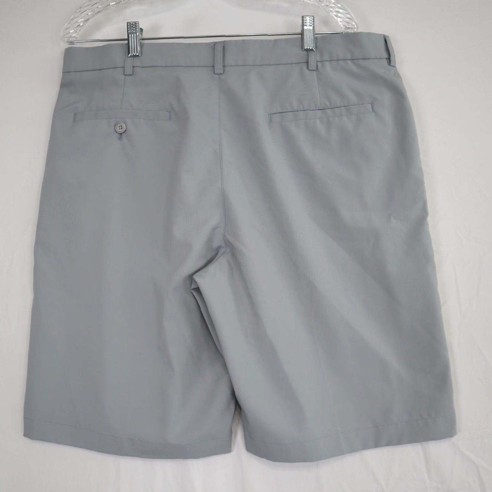 Roundtree & Yorke Roundtree & Yorke Shorts Mens 36 Performance Chino Casual Flat Front Gray Short Nike? Size US 36 / EU 52 - 3 Thumbnail