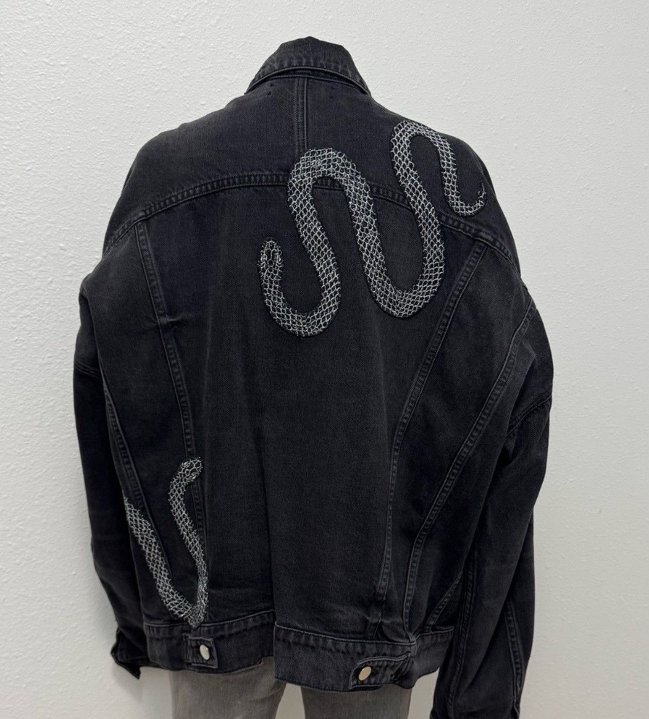 Amiri EUC Amiri Crystal Snake Denim Jacket Size US XL / EU 56 / 4 - 2 Thumbnail