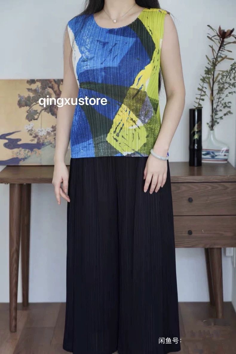 Issey Miyake Issey Miyake size:3 Blue and green two-piece pleated vest Size XS / US 0-2 / IT 36-38 - 2 Thumbnail