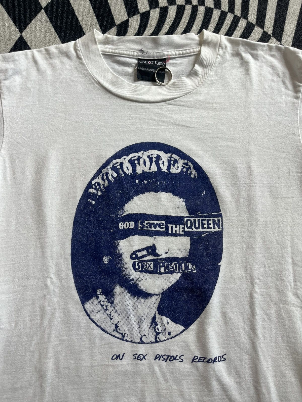Band Tees Vintage Sex Pistols God Save The Queen 90’s Tshirt Size US M / EU 48-50 / 2 - 6 Thumbnail