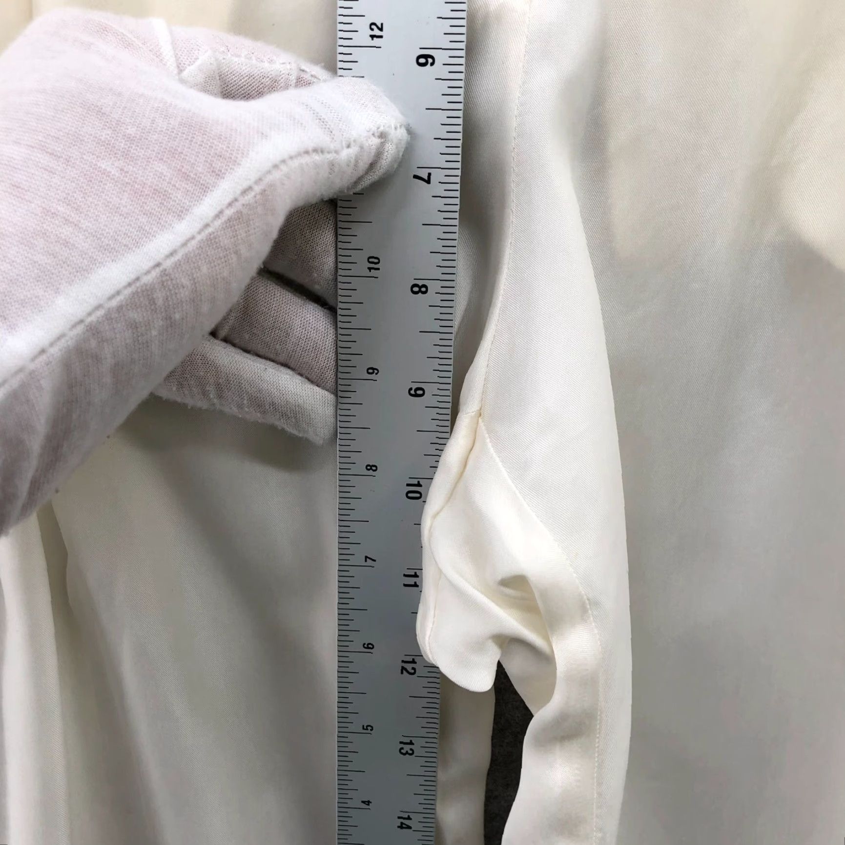 Vintage VINTAGE Armani Satin Dress Pants Womens 27 Ivory Business Formal Tapered Leg Mid Rise Size 27" / US 4 / IT 40 - 7 Thumbnail
