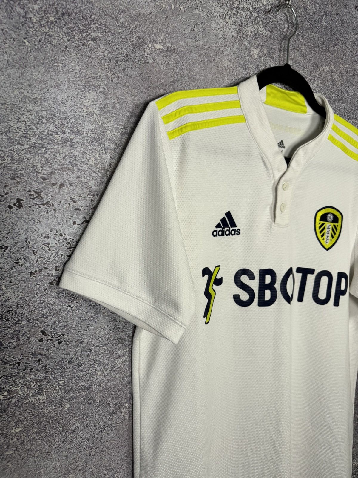 Adidas × Vintage Vintage Leeds United 2021/22 Adidas Soccer Jersey Medium Size US M / EU 48-50 / 2 - 4 Thumbnail