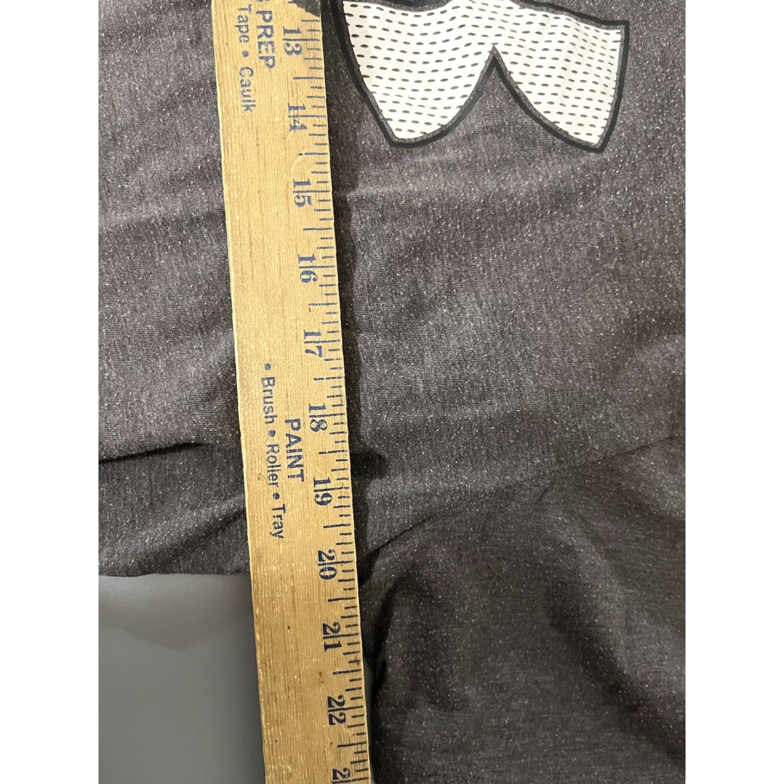 Under Armour VINTAGE Under Armour T-Shirt Men’s Large Short Sleeve Crew Neck HeatGear Gray Graphic Logo Shirt Mens L Gray Size US L / EU 52-54 / 3 - 5 Thumbnail