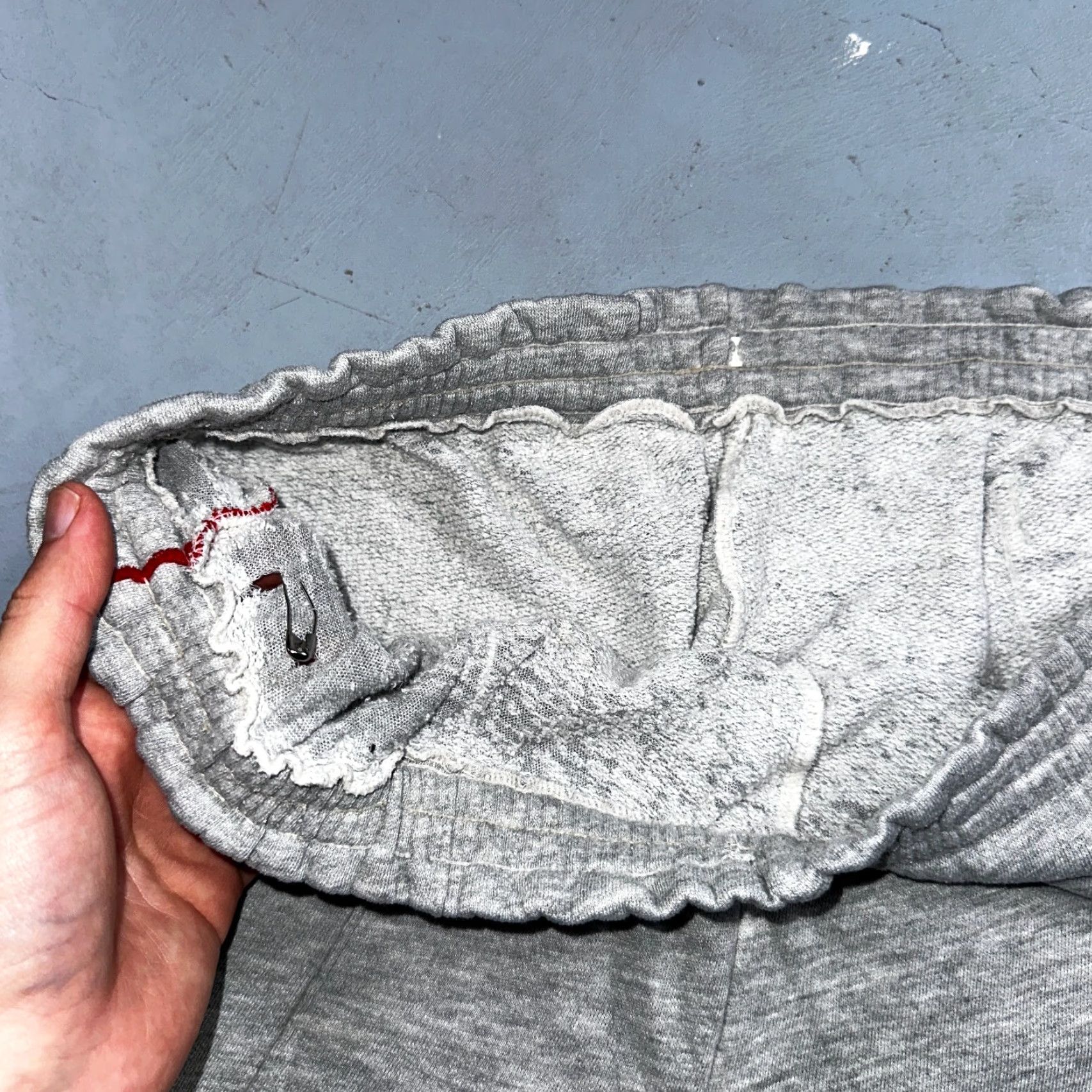 Nike Nike Vintage 80s Sweatpants Large Gray Red Trim Blue Tag 1980s Cotton Jogger Pants Men L Gray Nike Sweatpants 80s Athleisure Vintage Casual Size US 33 - 7 Thumbnail