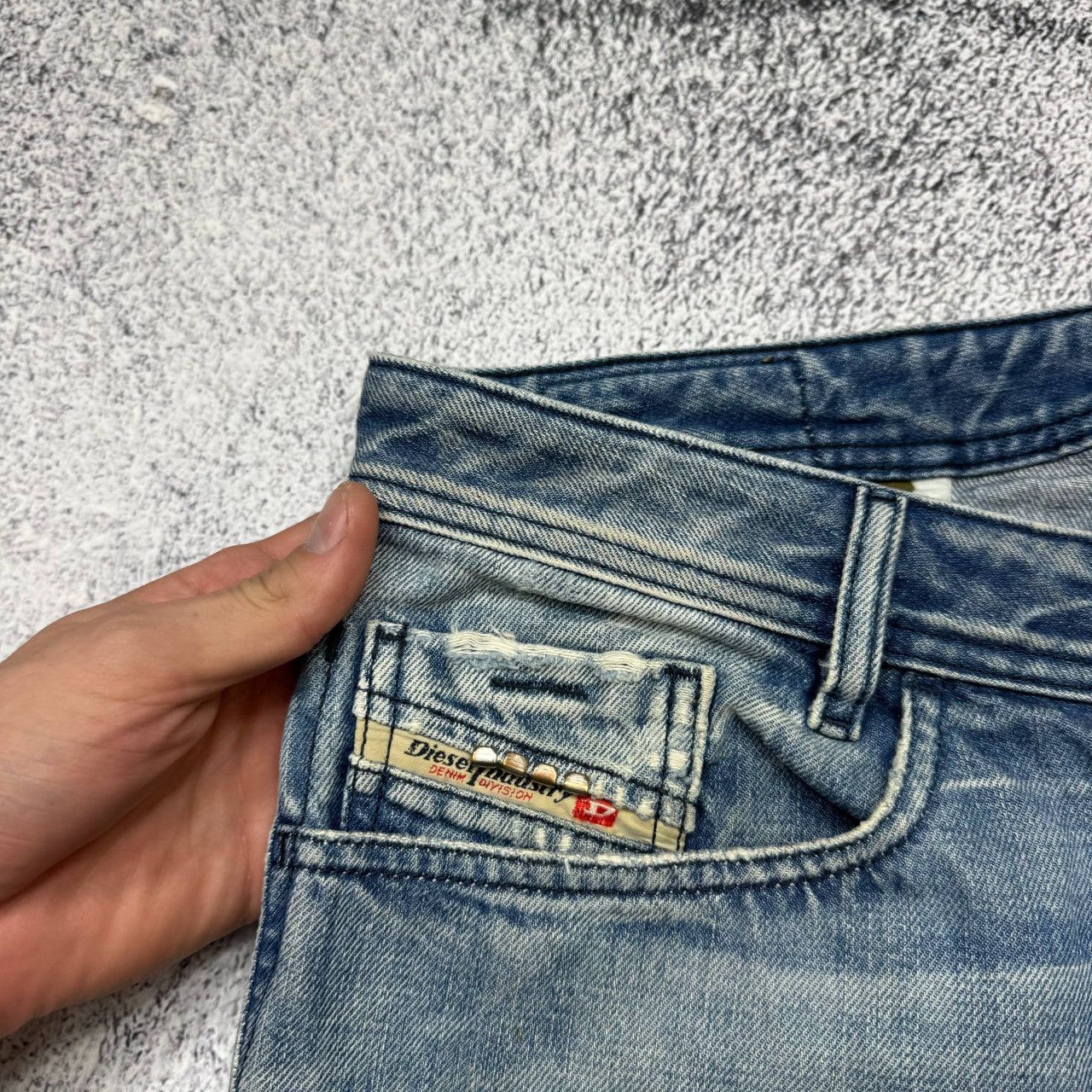 Diesel Diesel Industry Baggy Faded Big Logo Denim Jeans Mens 33 Size US 33 - 12 Thumbnail