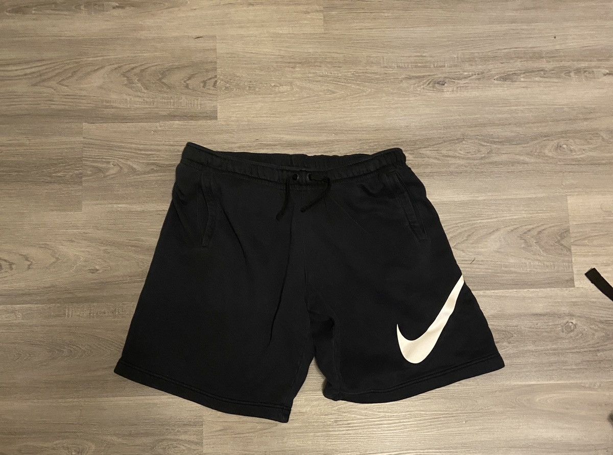 Nike Nike Casual Sweat Shorts Size US 36 / EU 52 - 1 Thumbnail