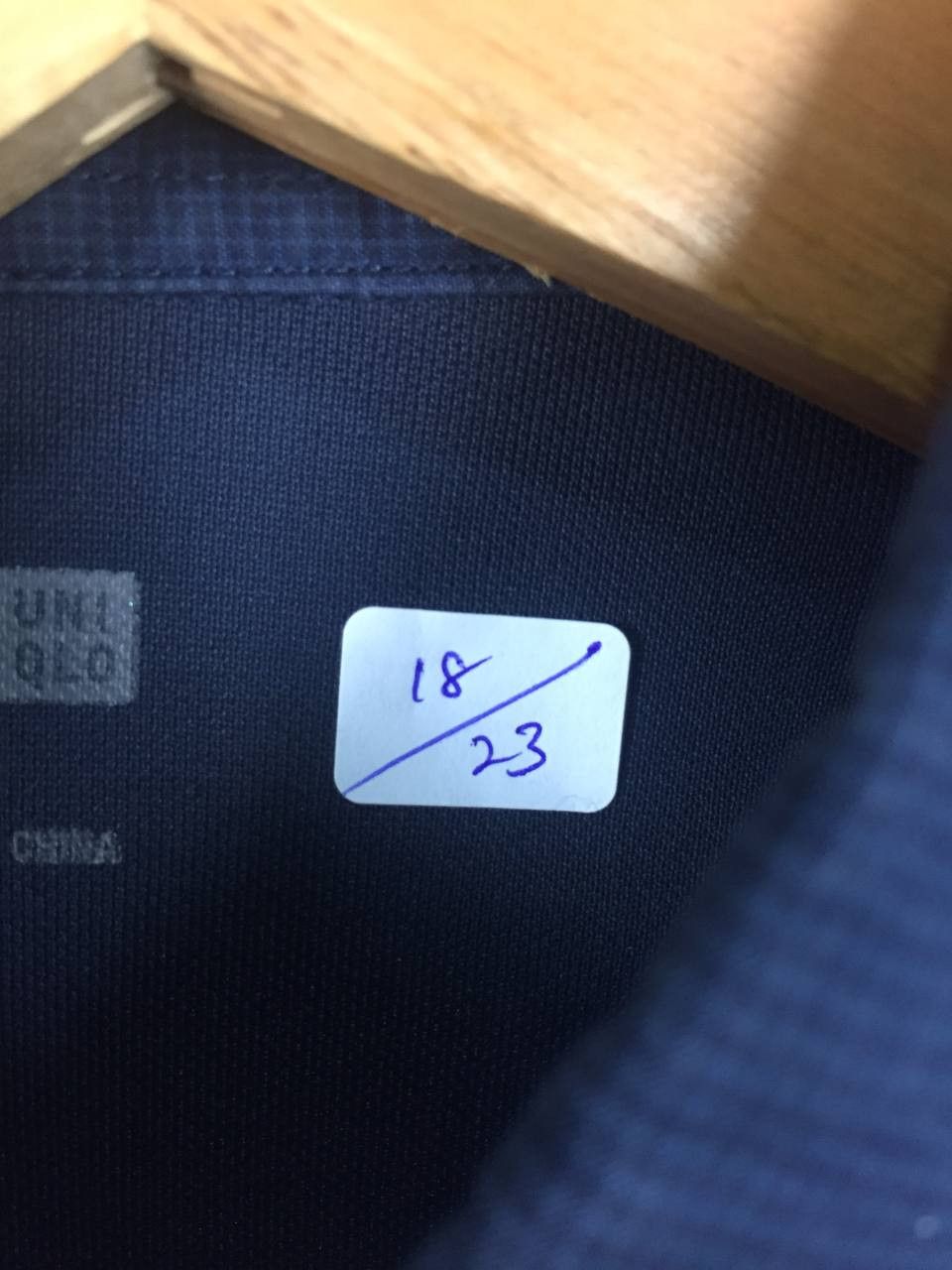 Uniqlo Uniqlo Navy Blue Short Sleeve Button-Down Polo Shirt Size US S / EU 44-46 / 1 - 9 Thumbnail