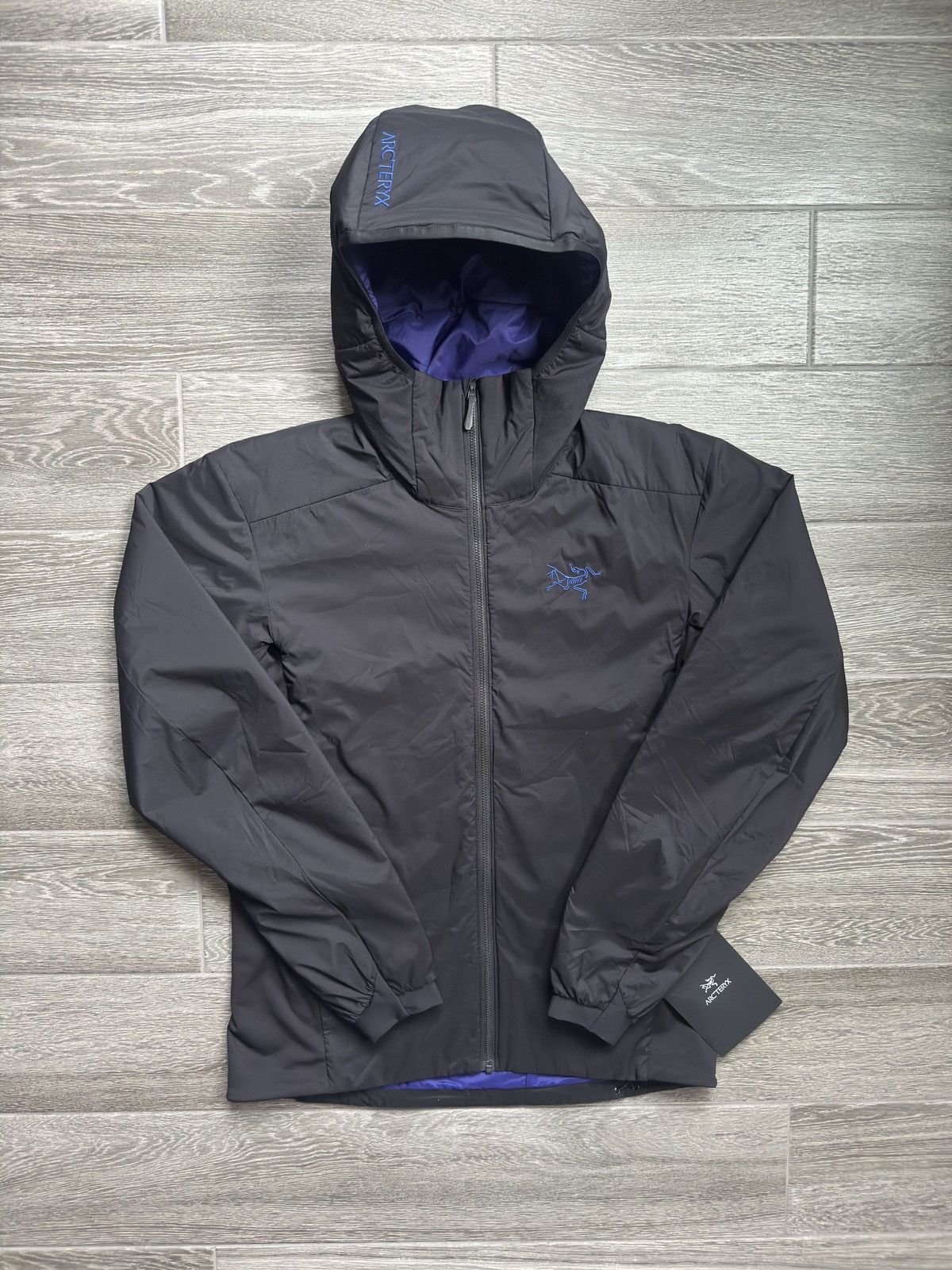 Arc'teryx Arc’teryx Atom Hoody – Black/Soul/Electra Size Small Size US S / EU 44-46 / 1 - 3 Thumbnail