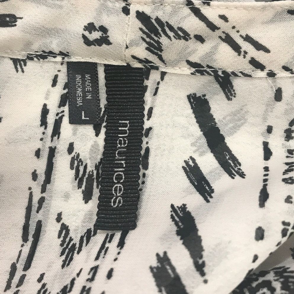 Other Maurices Geometric Semi-Sheer V-Neck 3/4 Sleeve Blouse L Size L / US 10 / IT 46 - 3 Thumbnail