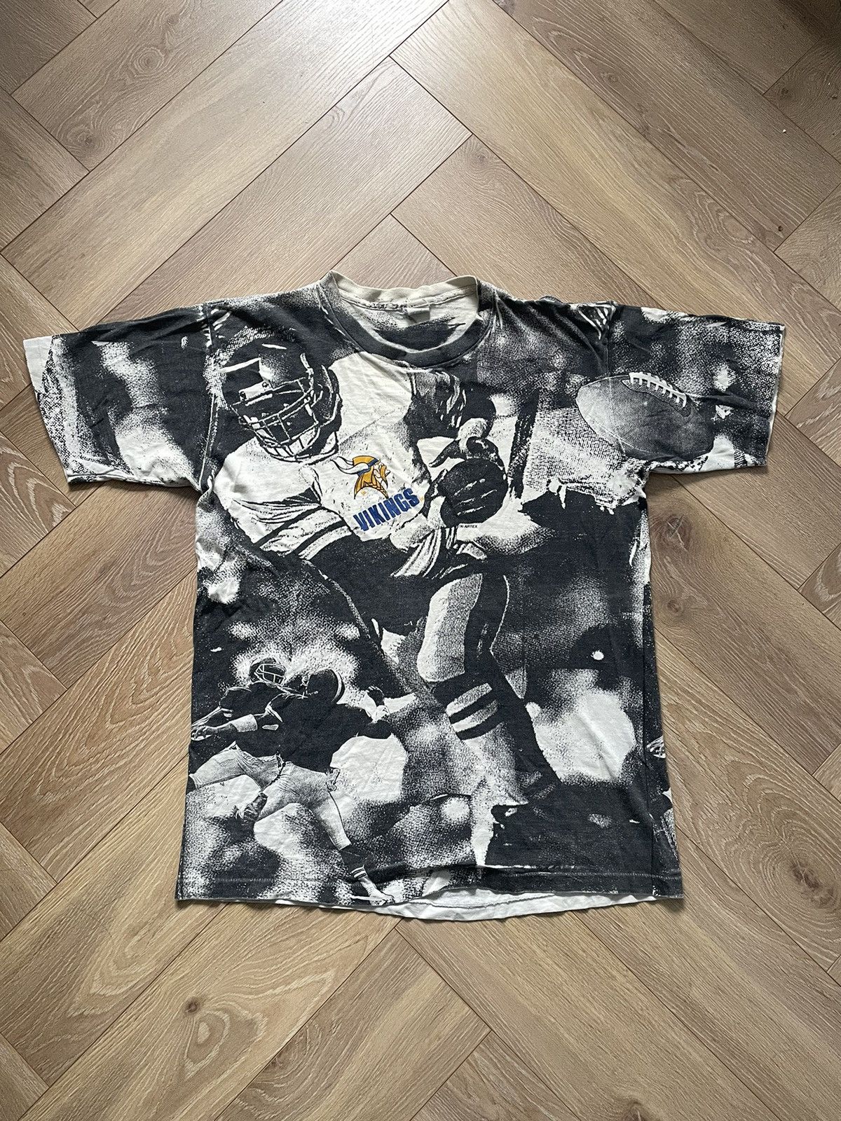 NFL × Vintage VTG 90s NFL MINNESOTA VIKINGS AMW SPORTS AOP SPRASH T-SHIRT Size US M / EU 48-50 / 2 - 1 Thumbnail
