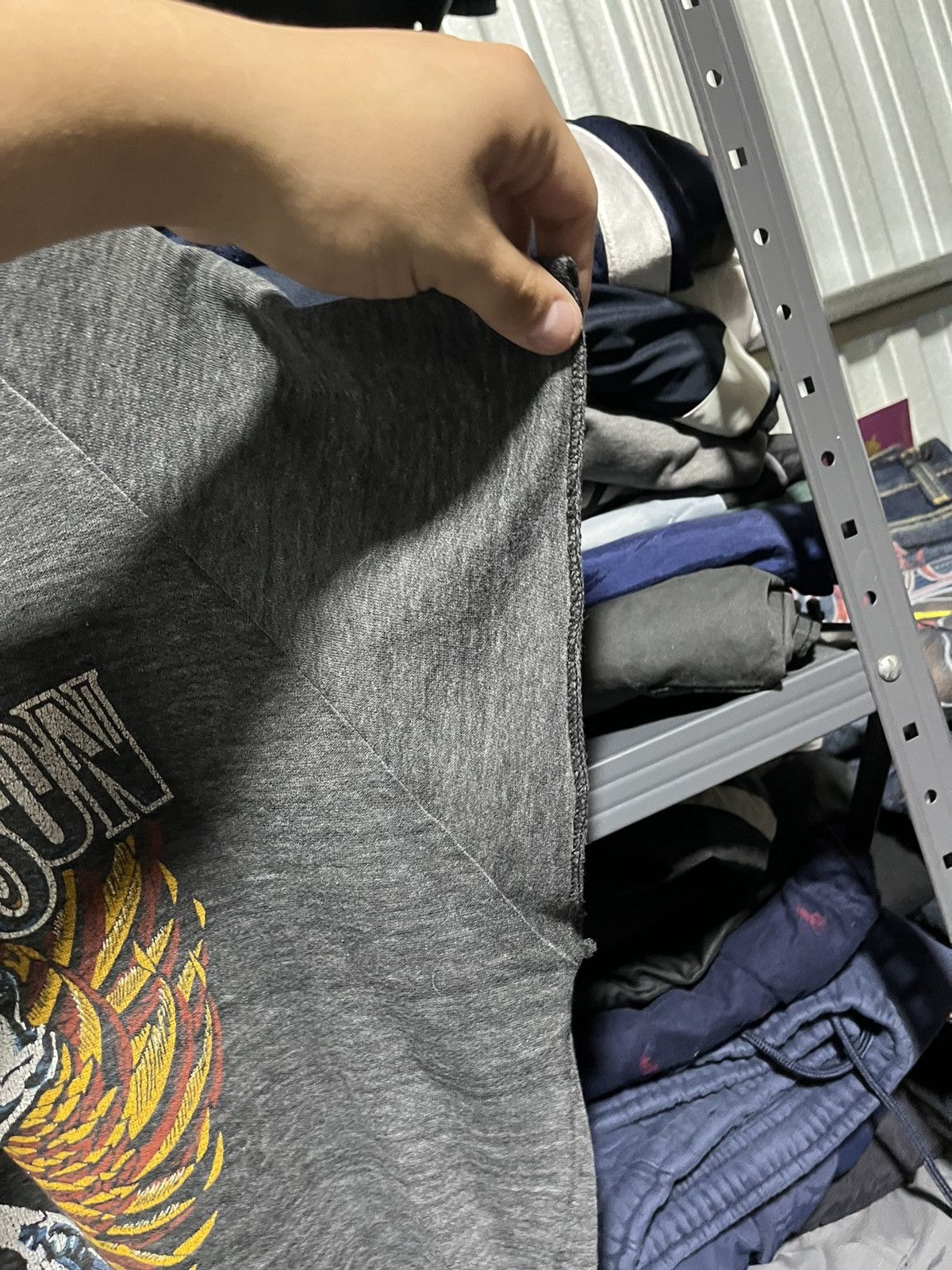 Harley Davidson × Vintage CRAZY VINTAGE 90s HARLEY DAVIDSON FADED SKULL WINGS CREWNECK Size US S / EU 44-46 / 1 - 7 Thumbnail