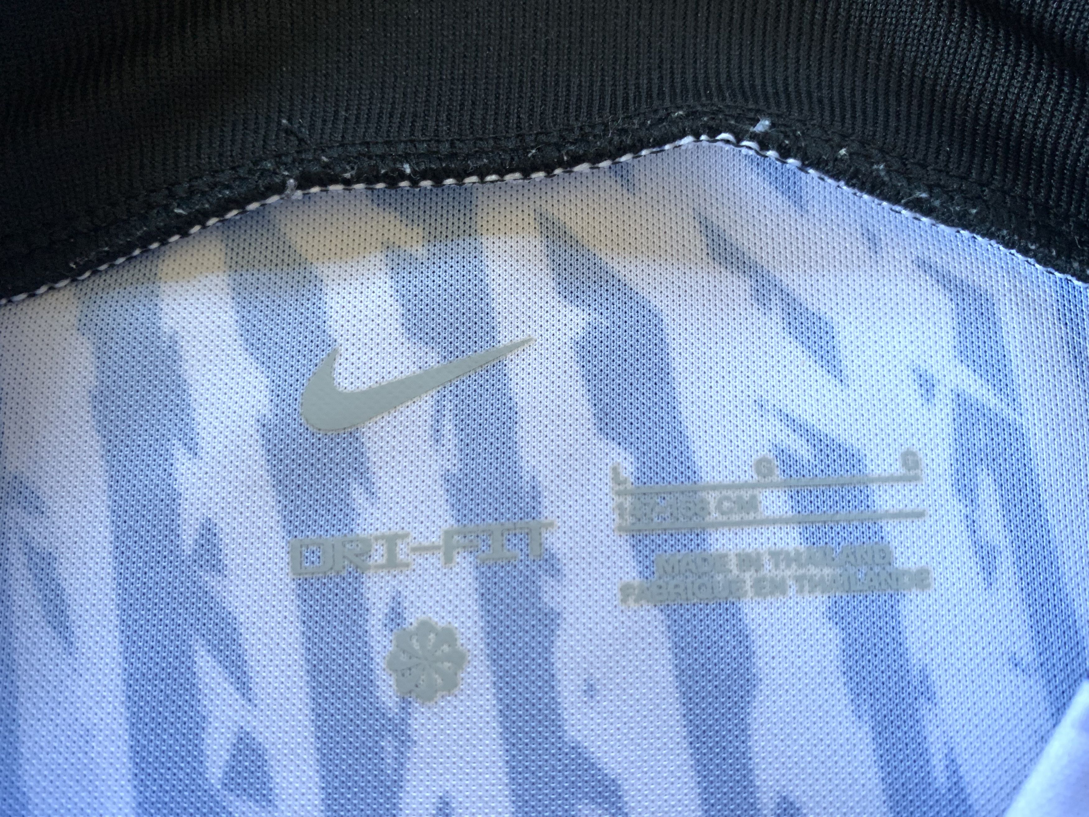 Nike Nike Liverpool FC Youth Kids Jersey Size US XXS / EU 40 - 6 Thumbnail