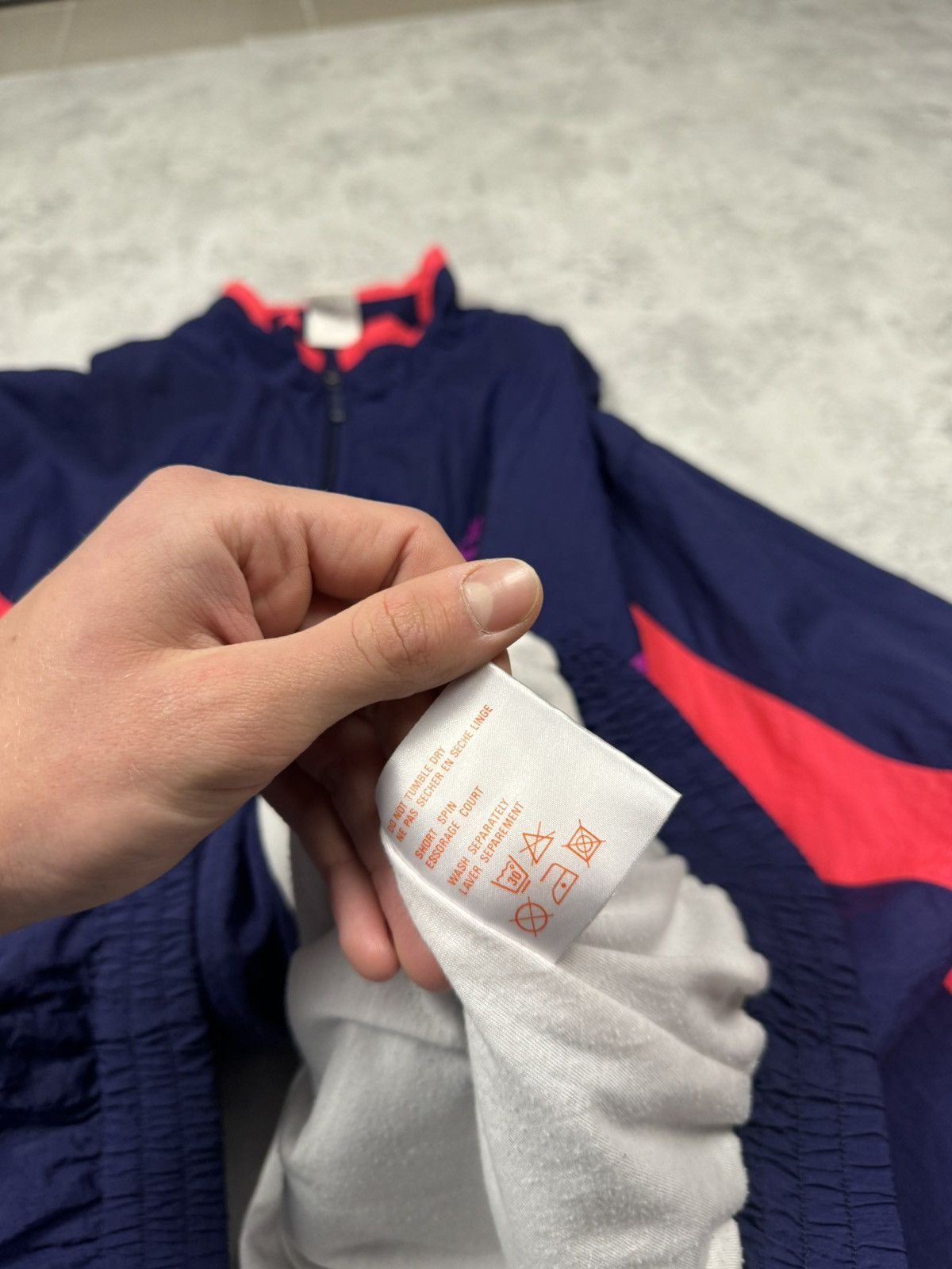 Nike Vintage Nike Y2K Nylon Track Jacket Size L Size US L / EU 52-54 / 3 - 11 Thumbnail
