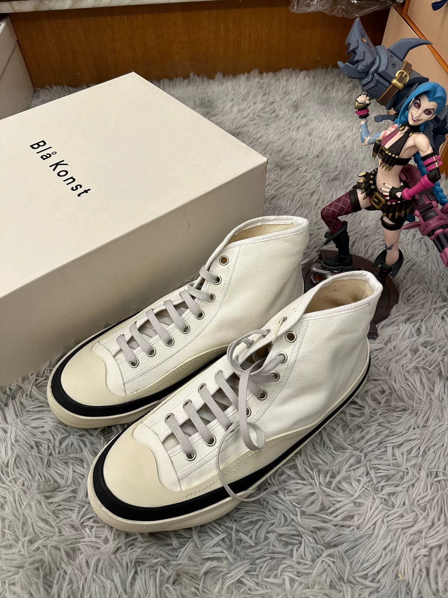 Acne Studios Acne Studios Smiley White Sneakers Size US 9 / EU 42 - 1 Thumbnail