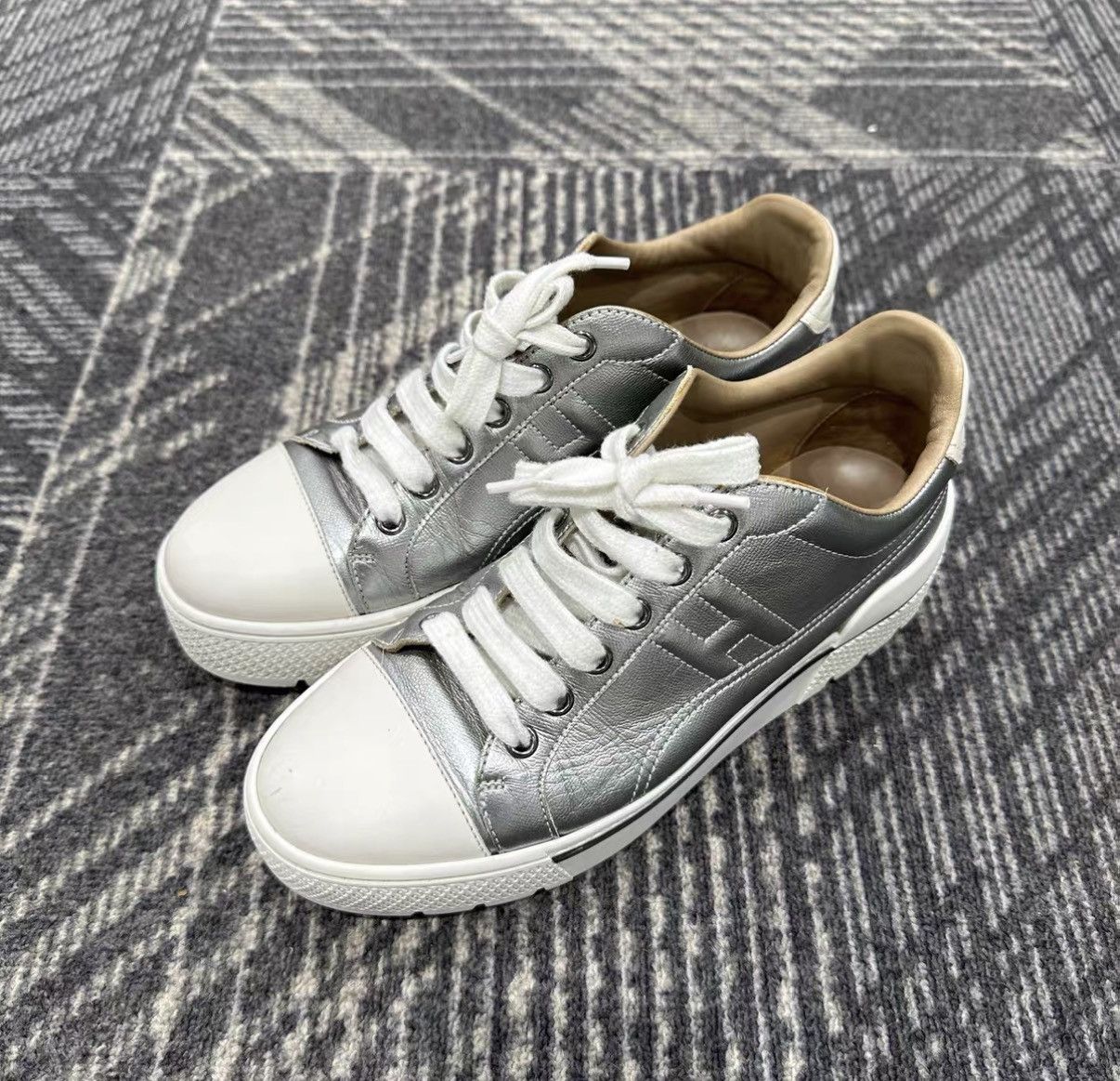 Hermes Hermes Silver Platform Casual Shoes J42 Size US 7 / IT 37 - 1 Thumbnail