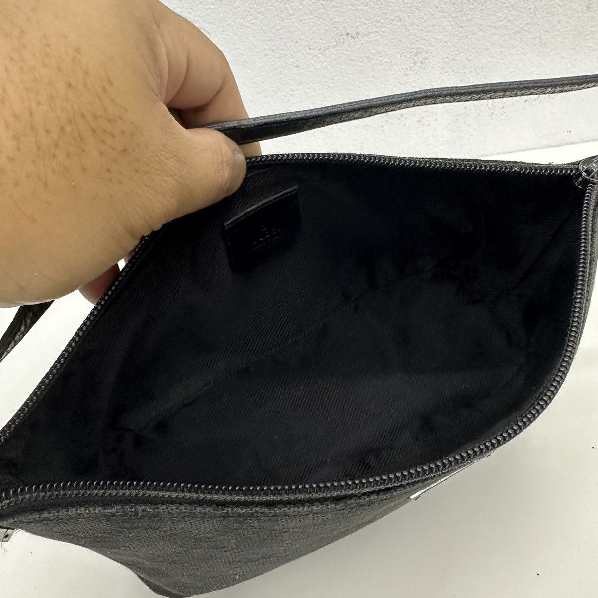 Gucci ‼️YES‼️ AUTHENTIC GUCCI GG SUPREME BOAT POCHETTE BAG Size ONE SIZE - 10 Thumbnail