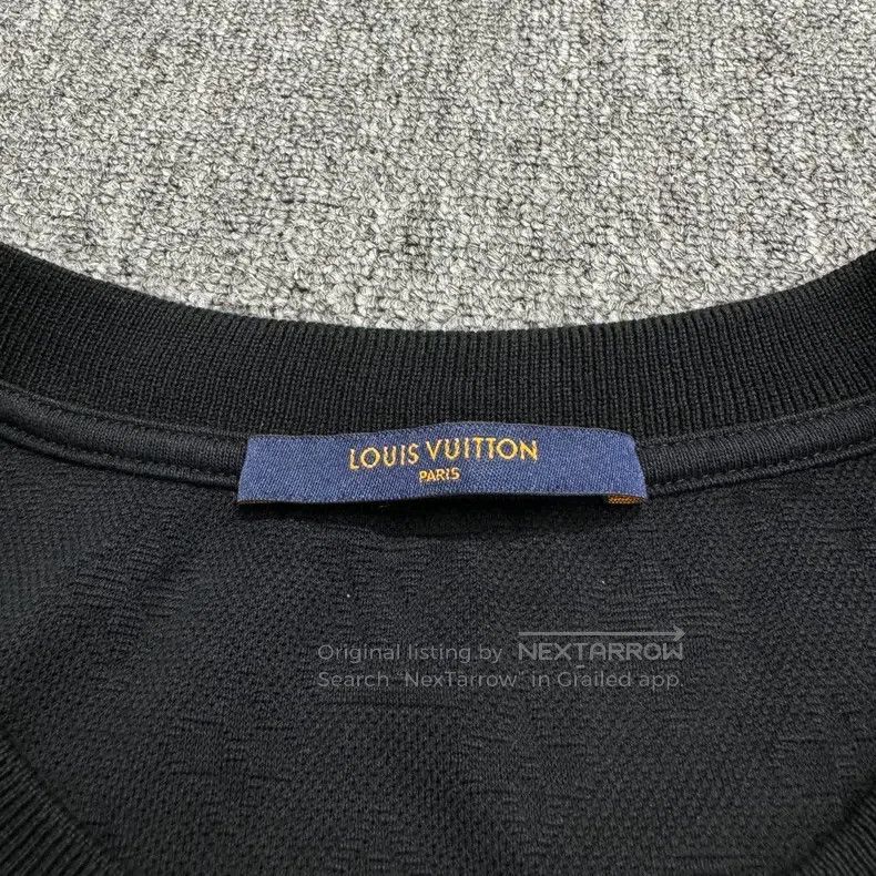 Louis Vuitton Louis Vuitton size 4l Dark print full logo short sleeves Size US M / EU 48-50 / 2 - 3 Thumbnail