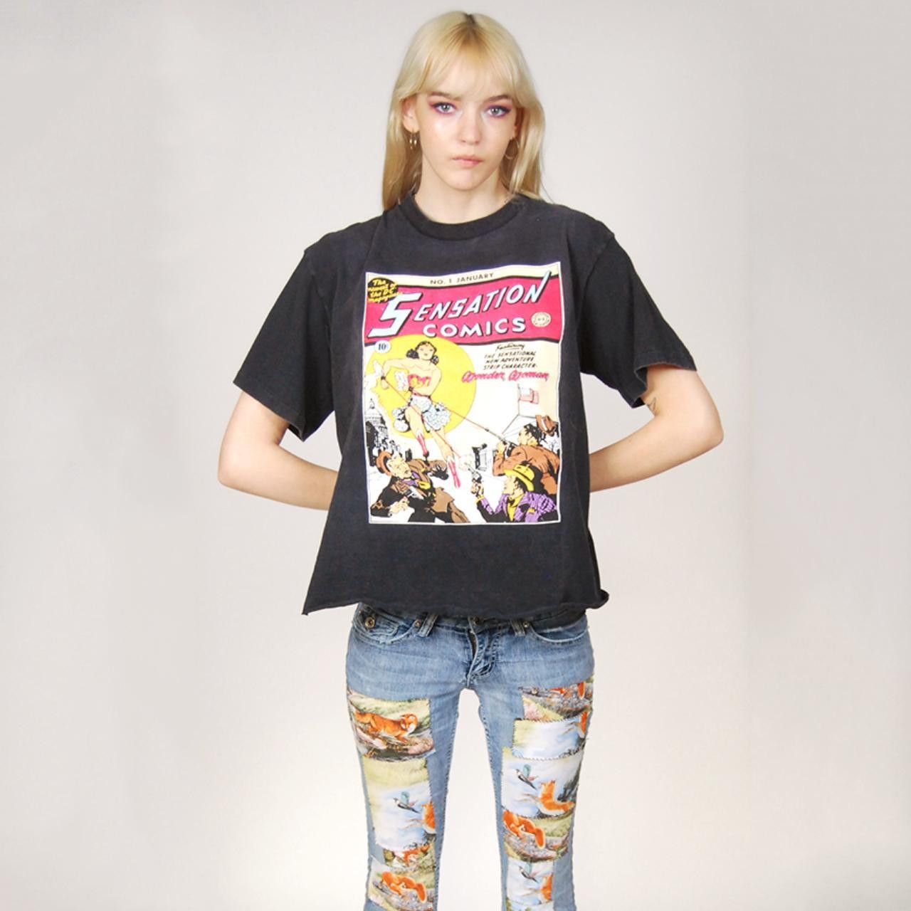 Vintage 90s Wonder Woman T-shirt (L) vintage black comics distressed Size L / US 10 / IT 46 - 4 Thumbnail