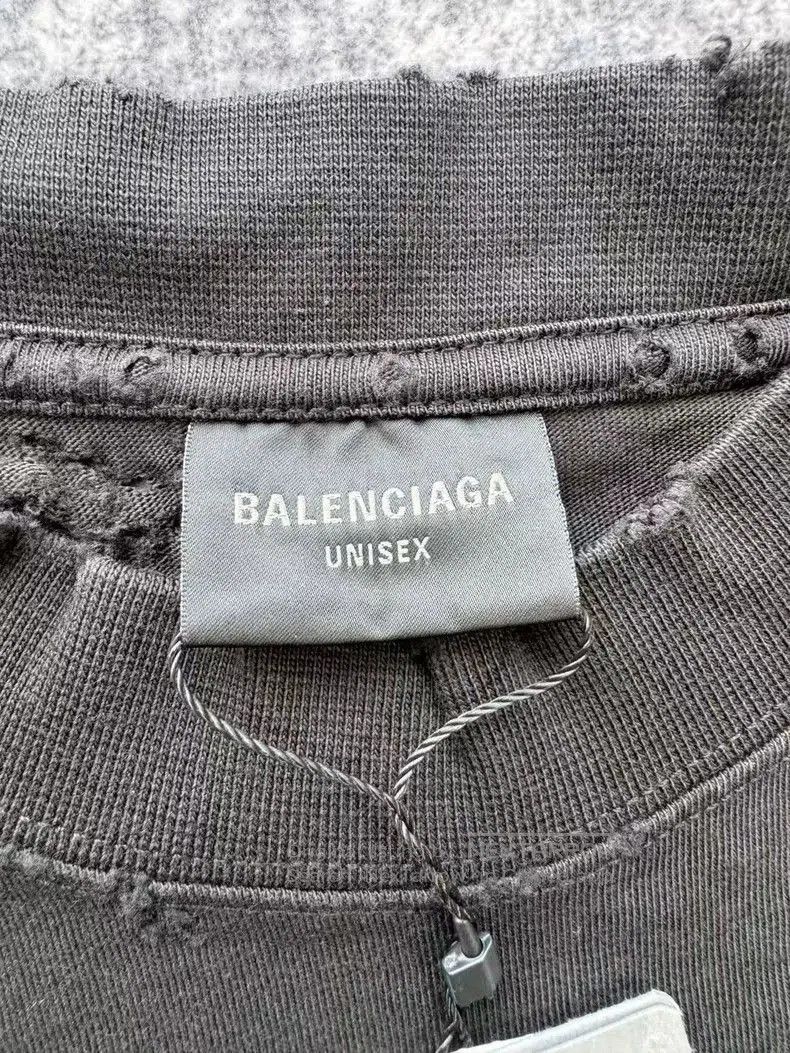 Balenciaga Balenciaga Back Sanskrit Logo Distressed Tee. Size US M / EU 48-50 / 2 - 3 Thumbnail