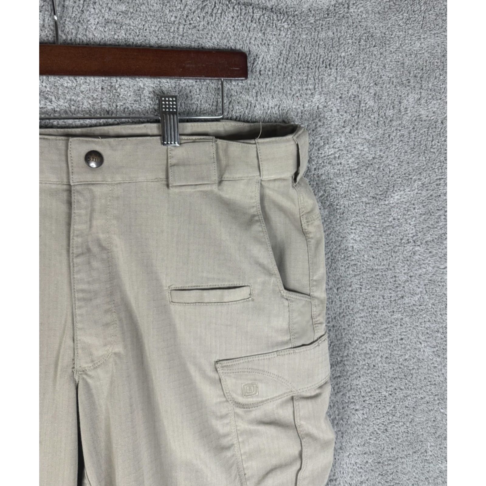 Vintage 5.11 Tactical Pants Mens 34 Khaki Taclite Pro Cargo Ripstop Work Outdoors Cargo Pants Men 34 Khaki Bags Pockets 5.11 Logo Mens Size US 34 / EU 50 - 3 Thumbnail