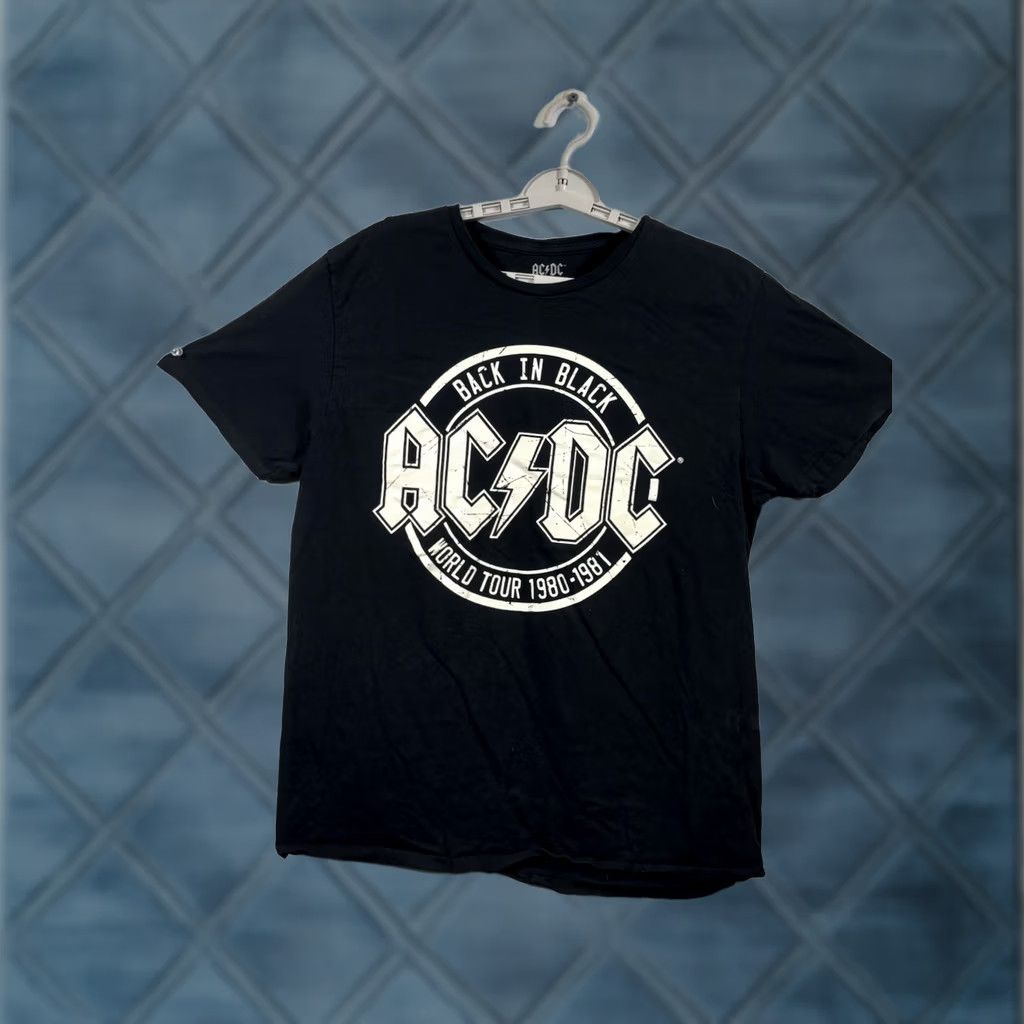 Vintage AC/DC T-Shirt Mens Large Black Back In Black World Tour 1980-1981 Graphic Tee Size US L / EU 52-54 / 3 - 1 Thumbnail