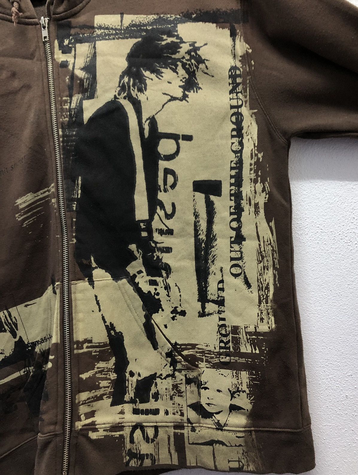 Nirvana VINTAGE KURT COBIN POLITIX RADIO FRIENDLY UNIT SHIFTER HOOD Size US L / EU 52-54 / 3 - 3 Thumbnail