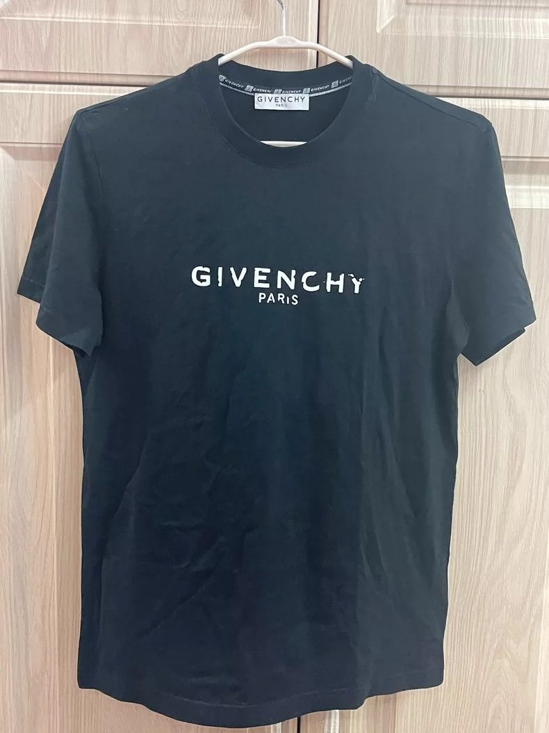 Givenchy Givenchy Fragmented Letter Slim Short Sleeve T-Shirt 2506-N Size US S / EU 44-46 / 1 - 1 Thumbnail