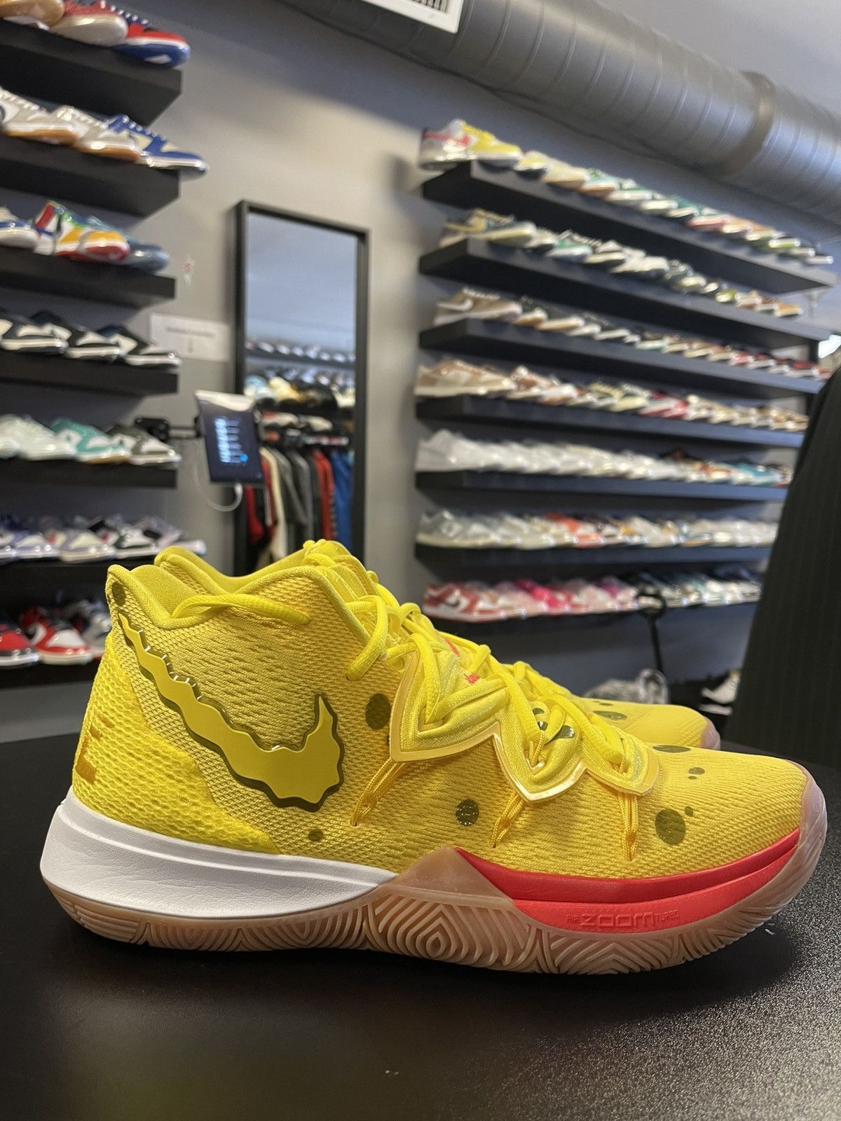 Nike Size 12 - Nike Kyrie 5 SpongeBob SquarePants Size US 12 / EU 45 - 3 Thumbnail