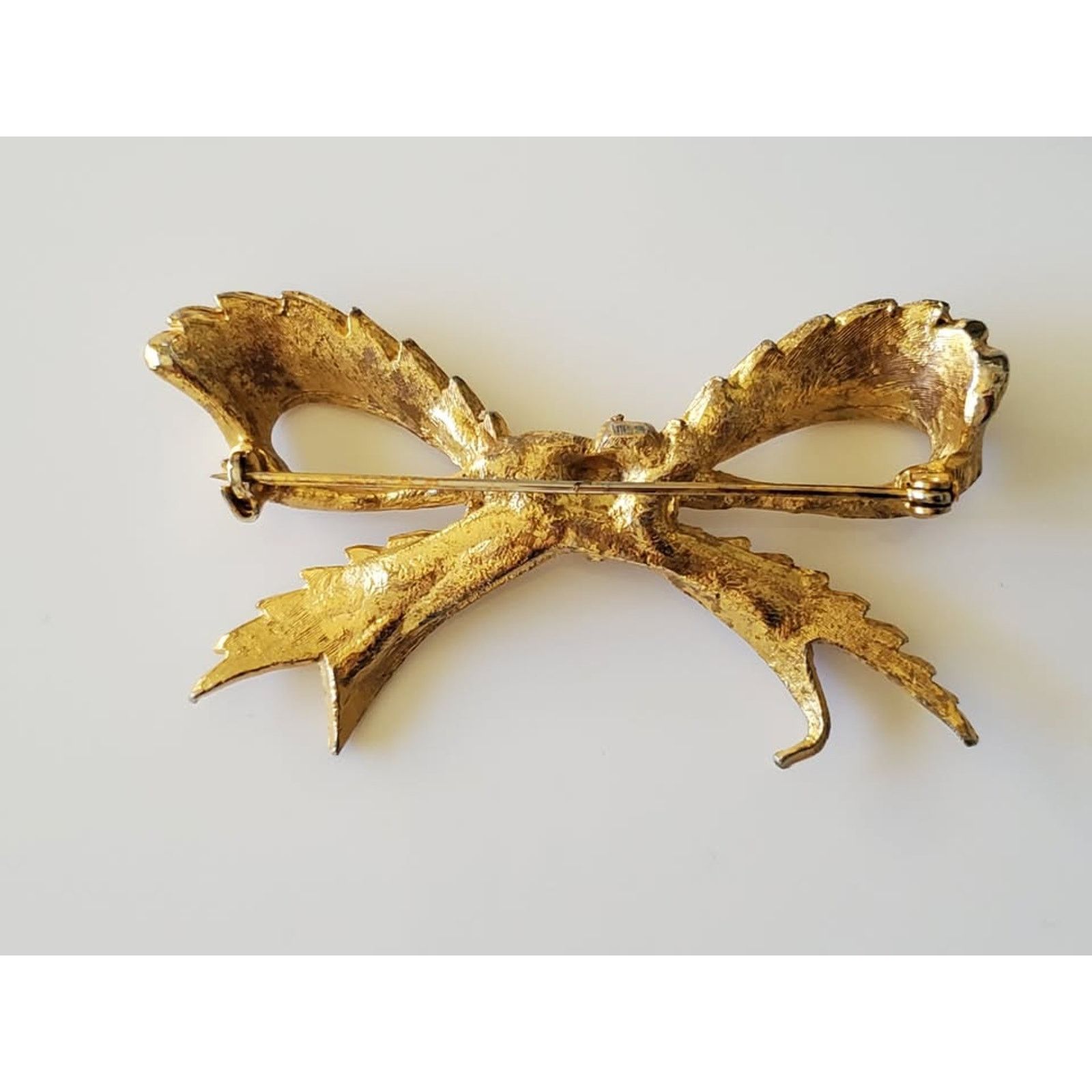 Other Vintage Gold-tone Ribbon Brooch Pin Size ONE SIZE - 2 Thumbnail