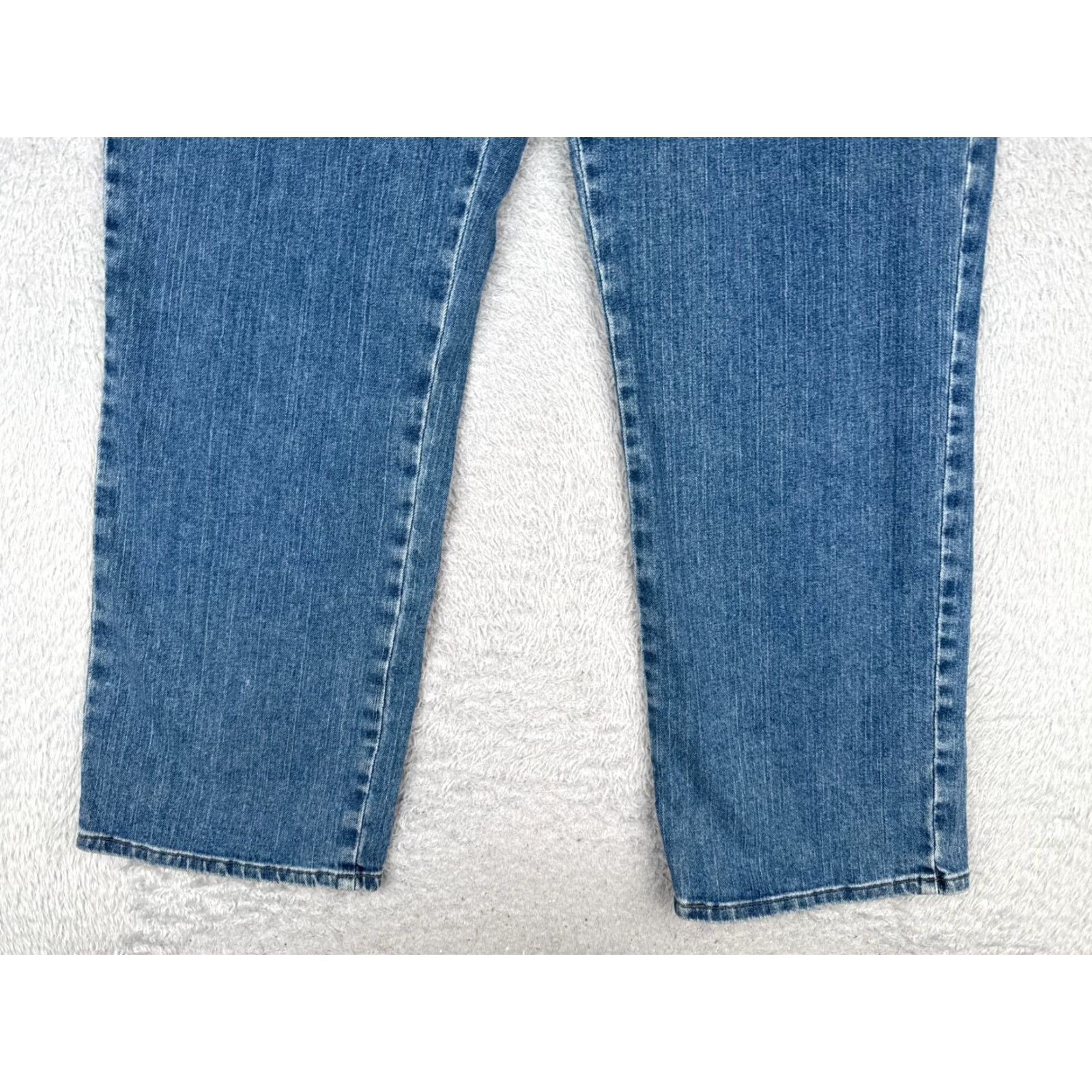 Lee VINTAGE Lee Jeans Women 16 Blue Denim Relaxed Straight Leg Cotton Blend 34x31 Jeans Size 38" / US 16 / IT 52 - 2 Thumbnail