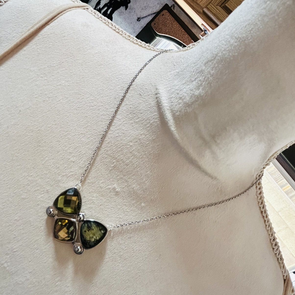 Handmade Handcrafted repurpose green tone glass pendant necklace Size ONE SIZE - 1 Thumbnail