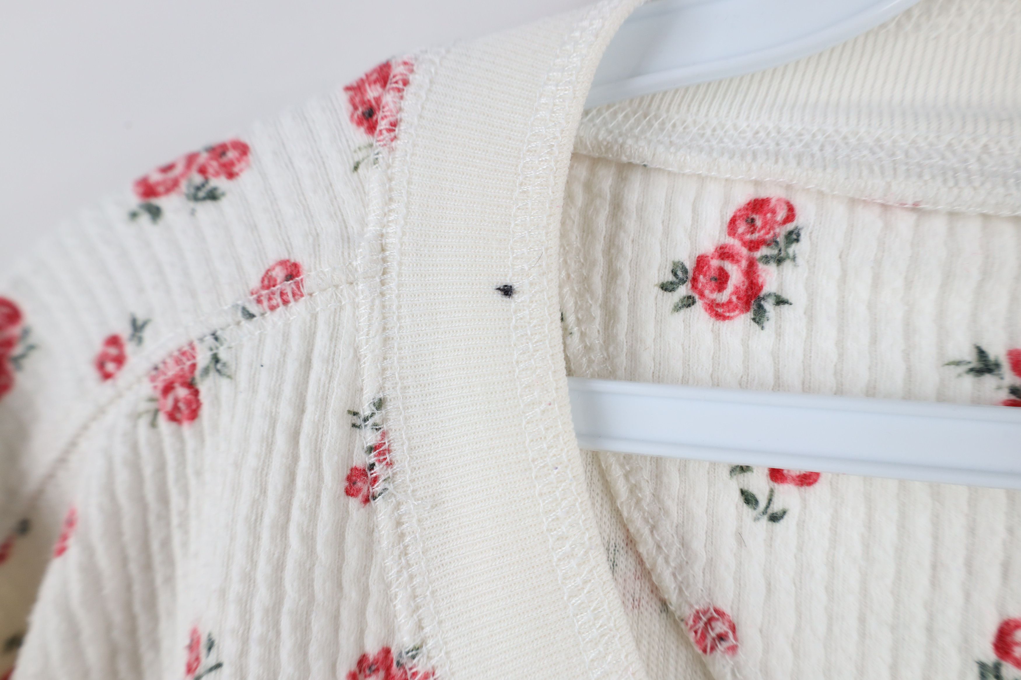 Victoria's Secret × Vintage Vintage Victorias Secret Country Rose Ribbed Henley T-Shirt Size L / US 10 / IT 46 - 6 Thumbnail