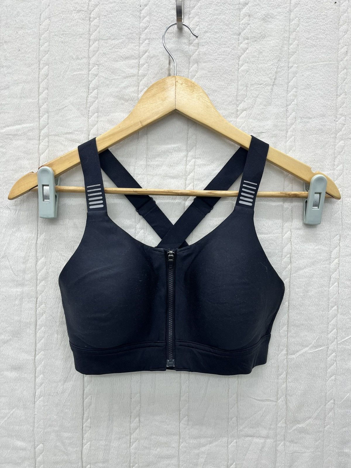 Under Armour UNDER ARMOUR SPORTBRA 32C Size ONE SIZE - 1 Thumbnail
