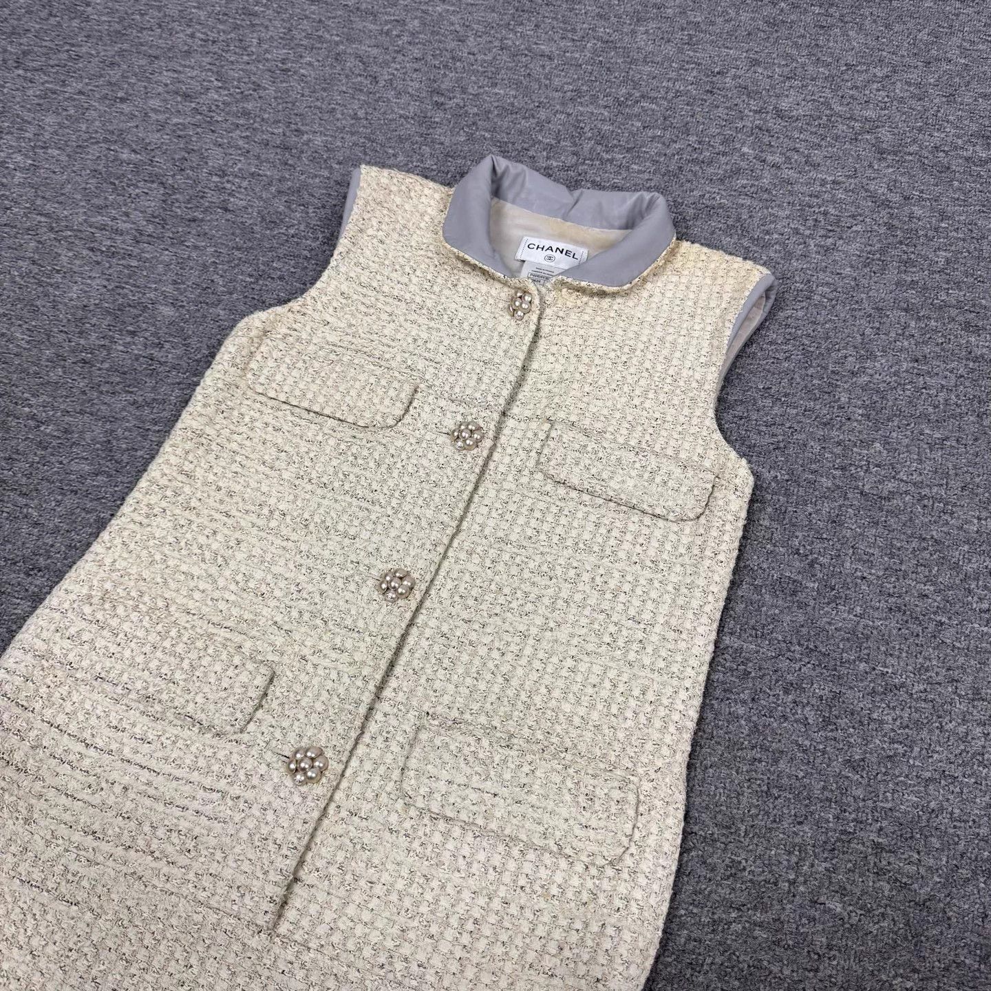 Chanel Chanel Flower Button Four-Pocket Tweed Sleeveless Dress Size S / US 4 / IT 40 - 3 Thumbnail
