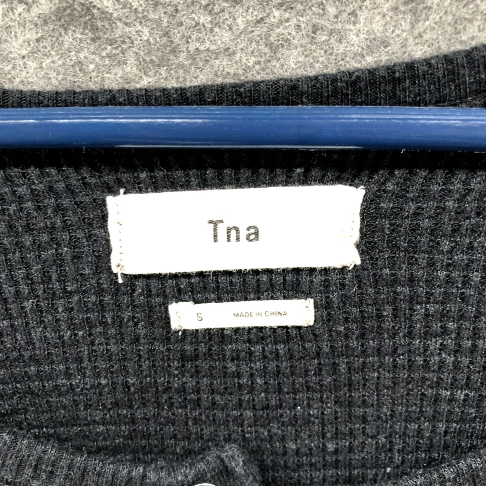 TNA TNA Aritzia Henley T Shirt Womens S Black Long Sleeve Round Neck Button Relaxed Size S / US 4 / IT 40 - 5 Thumbnail