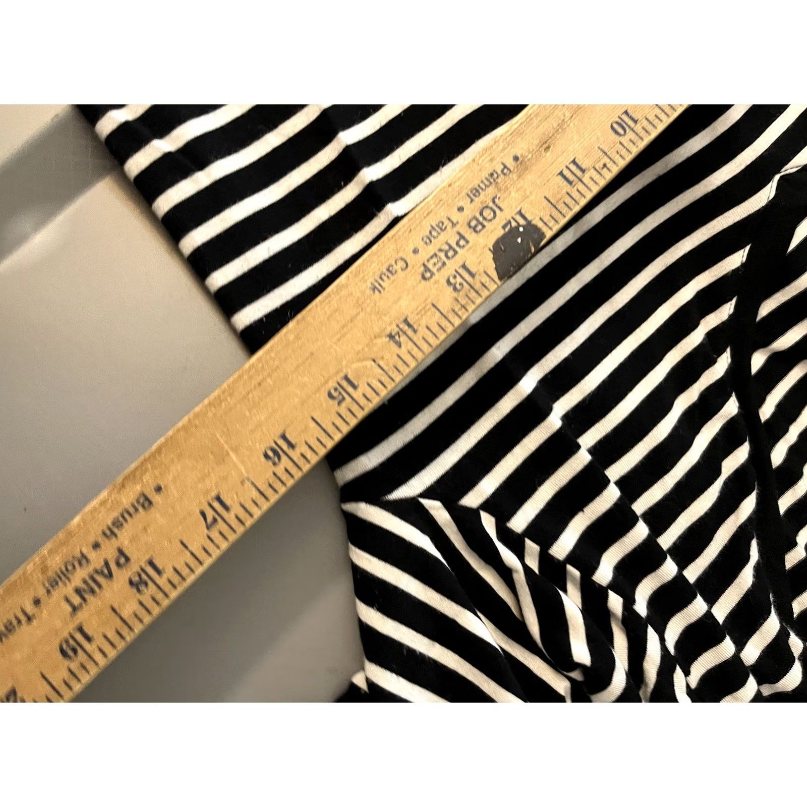 Old Navy Old Navy Luxe Shirt Women's Medium Black Striped Long Sleeve V-Neck Pullover Size M / US 6-8 / IT 42-44 - 5 Thumbnail