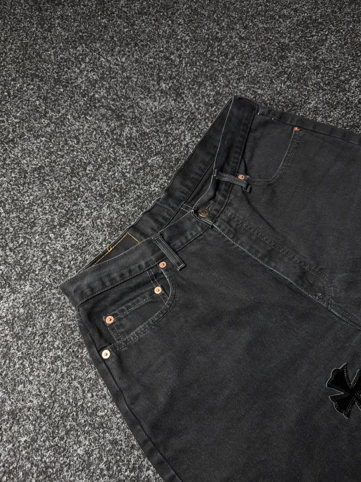 Levi's Vintage Clothing Vintage 90s Archival Levi’s Hearts Style Cross Denim Jeans Size US 33 - 7 Thumbnail