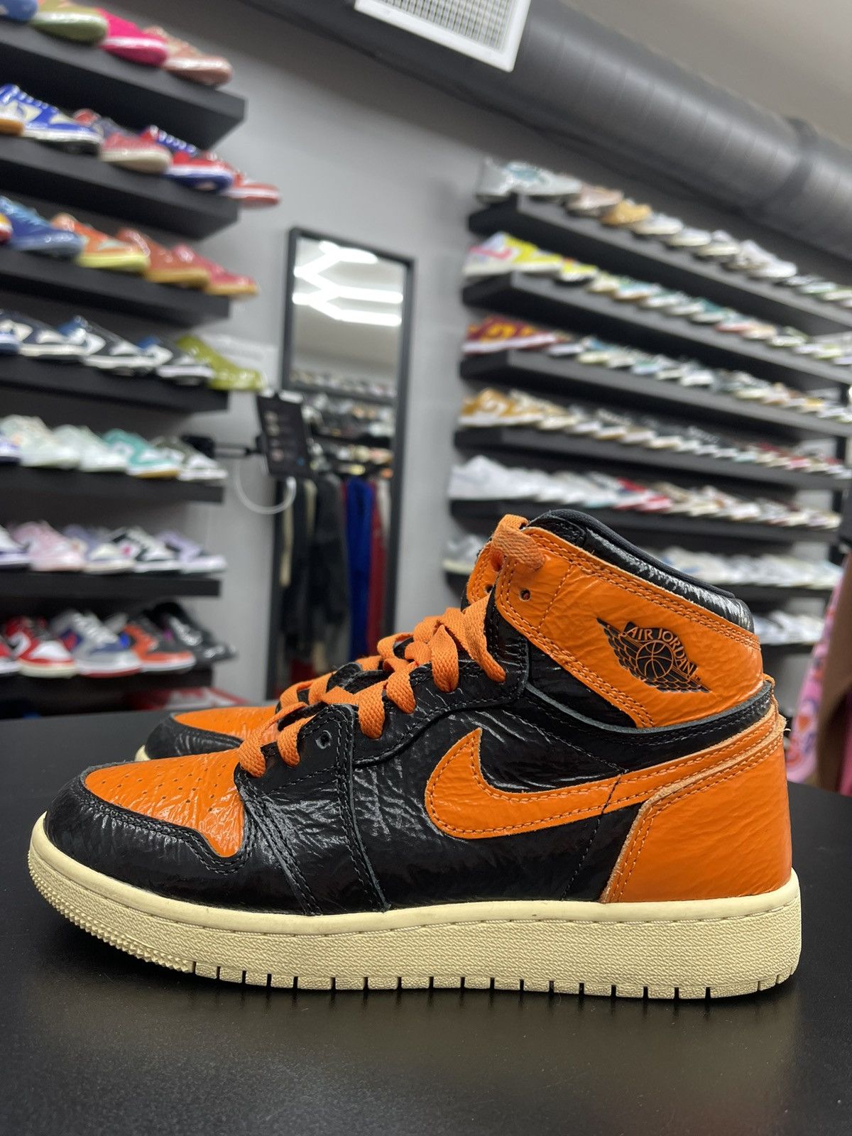 Jordan Brand Size 5.5y - Jordan 1 Shattered Backboard Gently Used Size US 5.5 / EU 38 - 1 Thumbnail