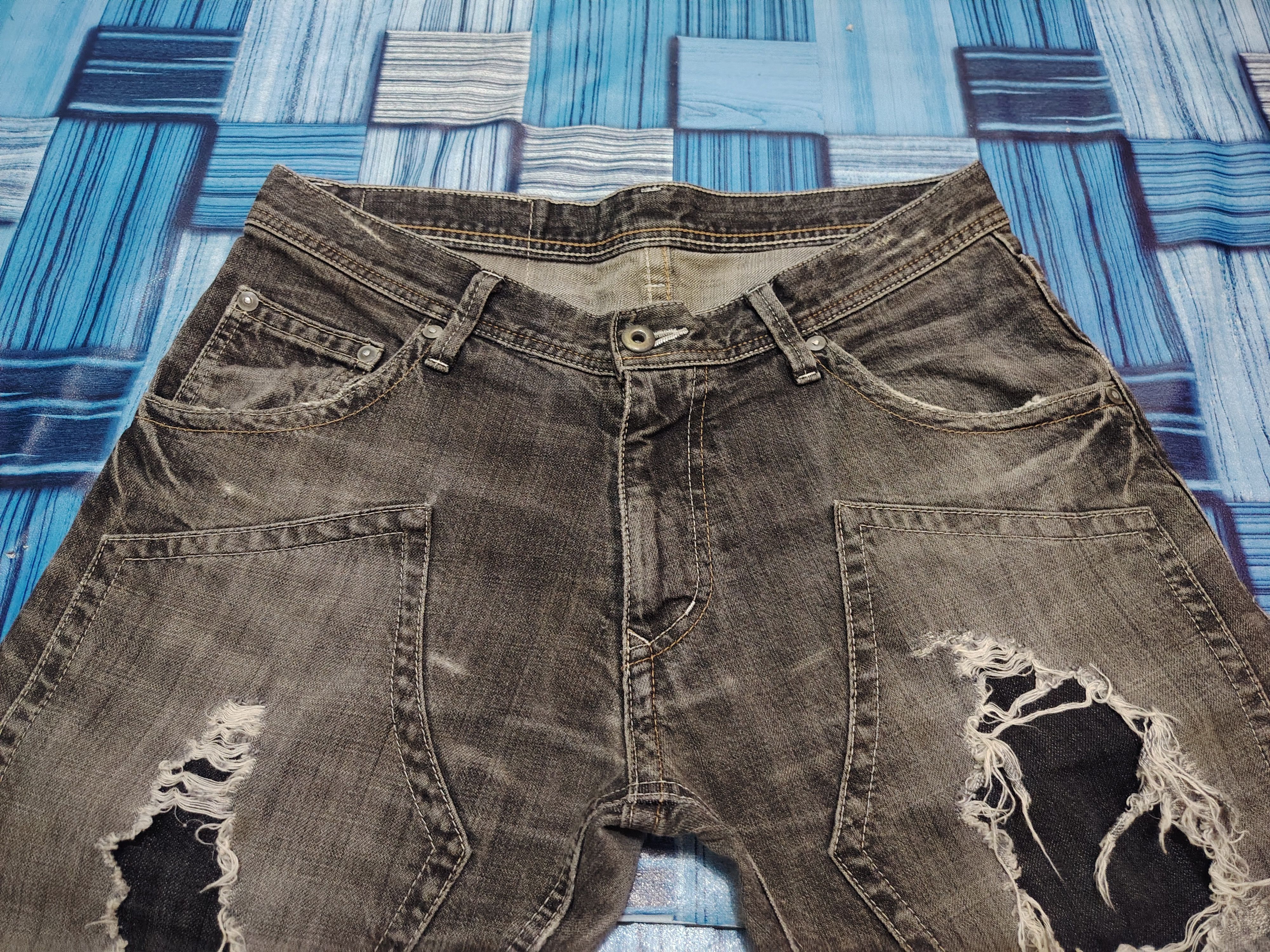 Who Decides War Japan Tete Homme Grunge style Distressed denim Flared Jeans Size US 30 / EU 46 - 9 Thumbnail