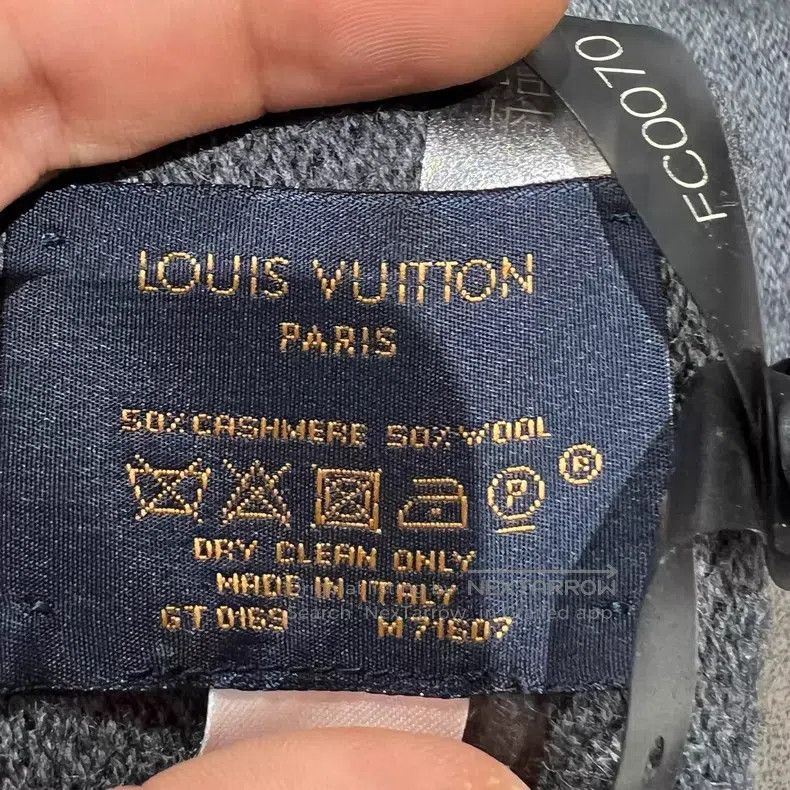 Louis Vuitton Louis Vuitton black scarf Size ONE SIZE - 3 Thumbnail